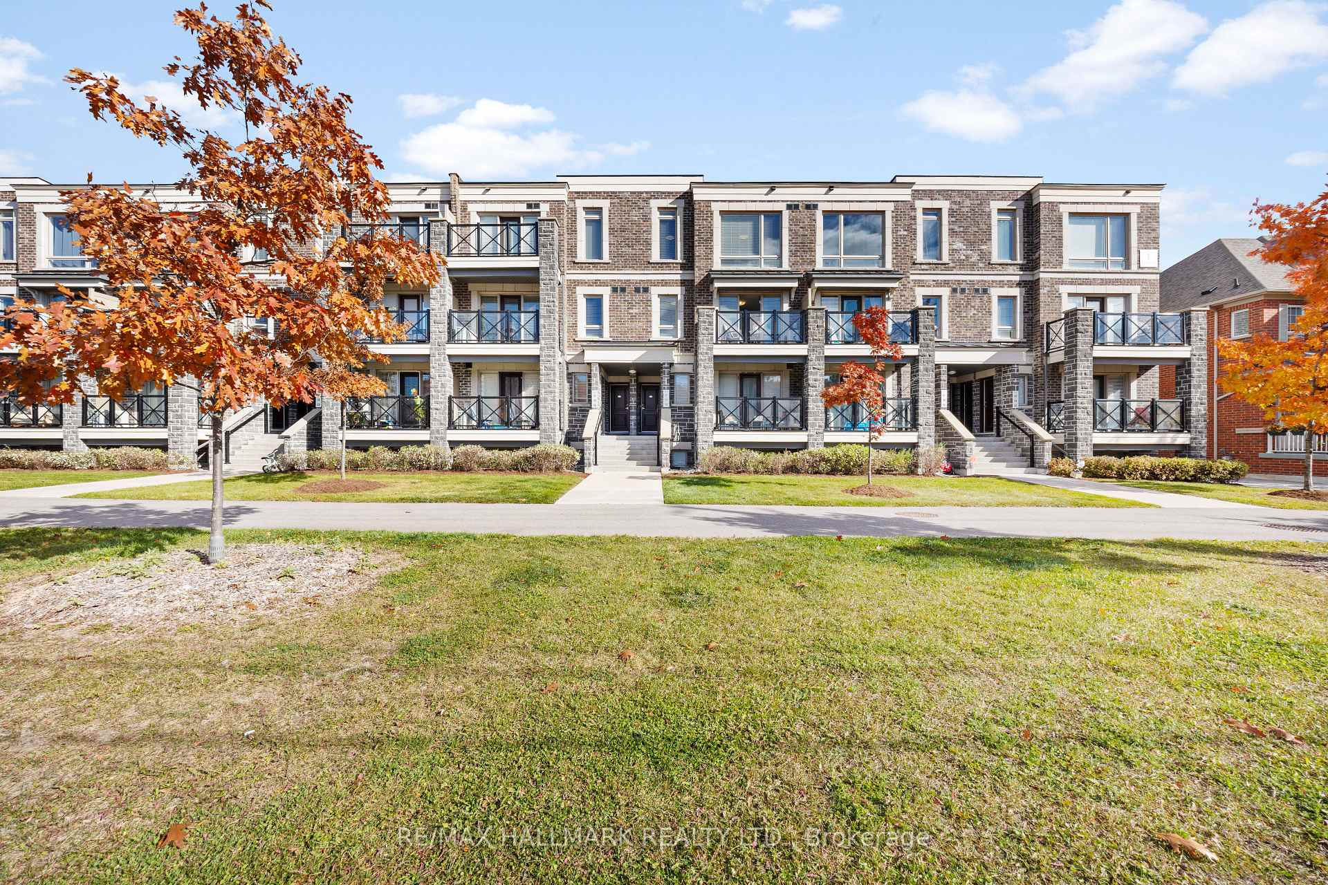 Photo 2 of Unit 111, 2 Dunsheath Way, Markham, Cornell — HOMEH