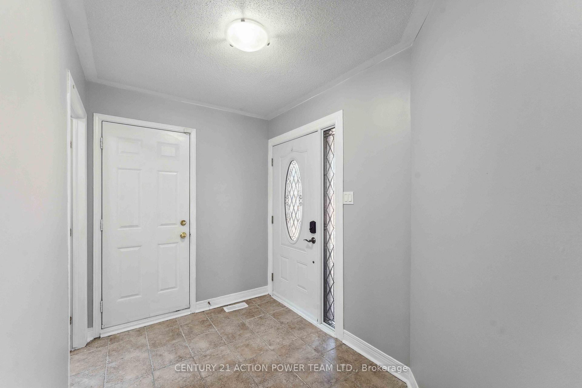 Photo 2 of 13 Avonhurst Avenue, Ottawa, Barrhaven - Longfields — HOMEH