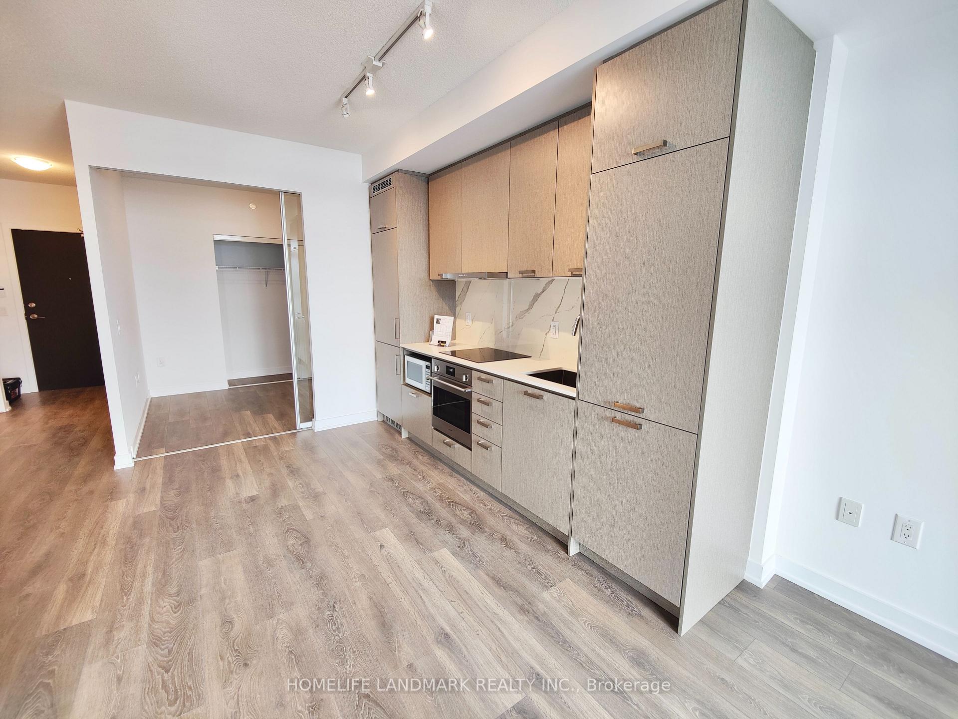 Photo 2 of Unit 809, 38 Honeycrisp Crescent, Vaughan, Vaughan Corporate Centre — HOMEH
