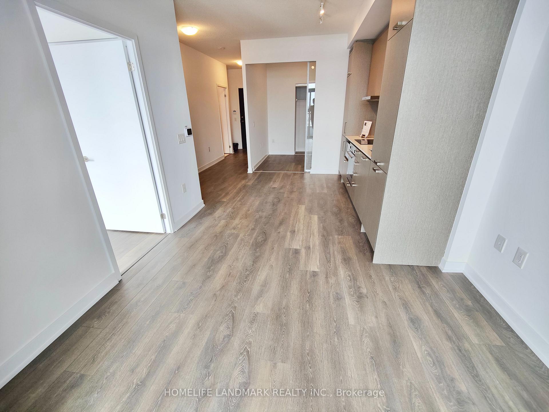 Photo 3 of Unit 809, 38 Honeycrisp Crescent, Vaughan, Vaughan Corporate Centre — HOMEH