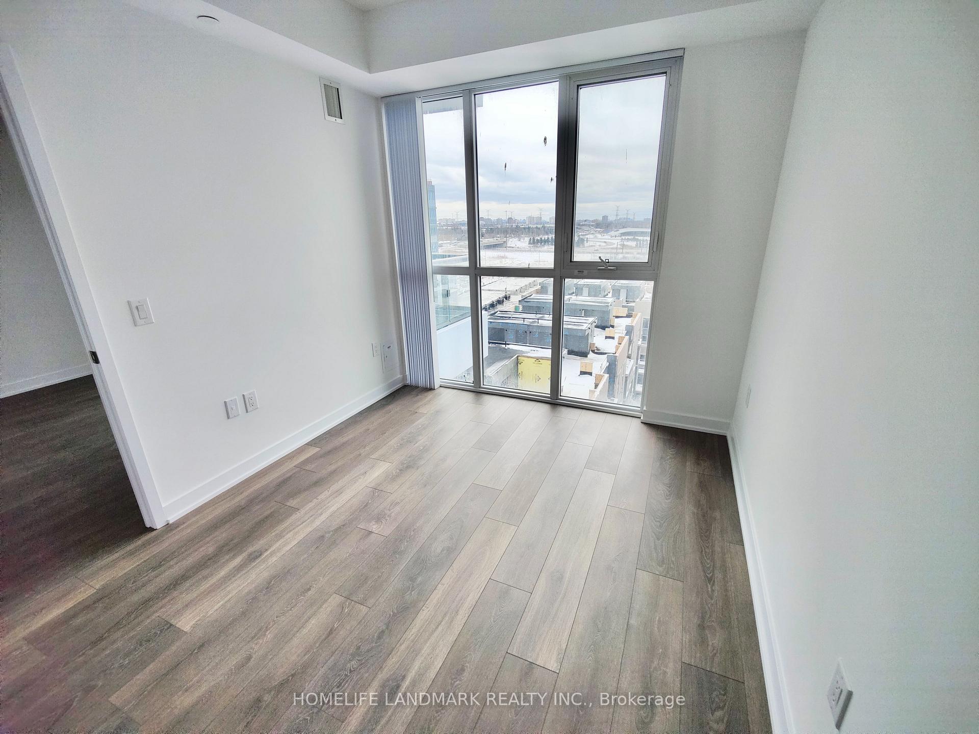 Photo 4 of Unit 809, 38 Honeycrisp Crescent, Vaughan, Vaughan Corporate Centre — HOMEH
