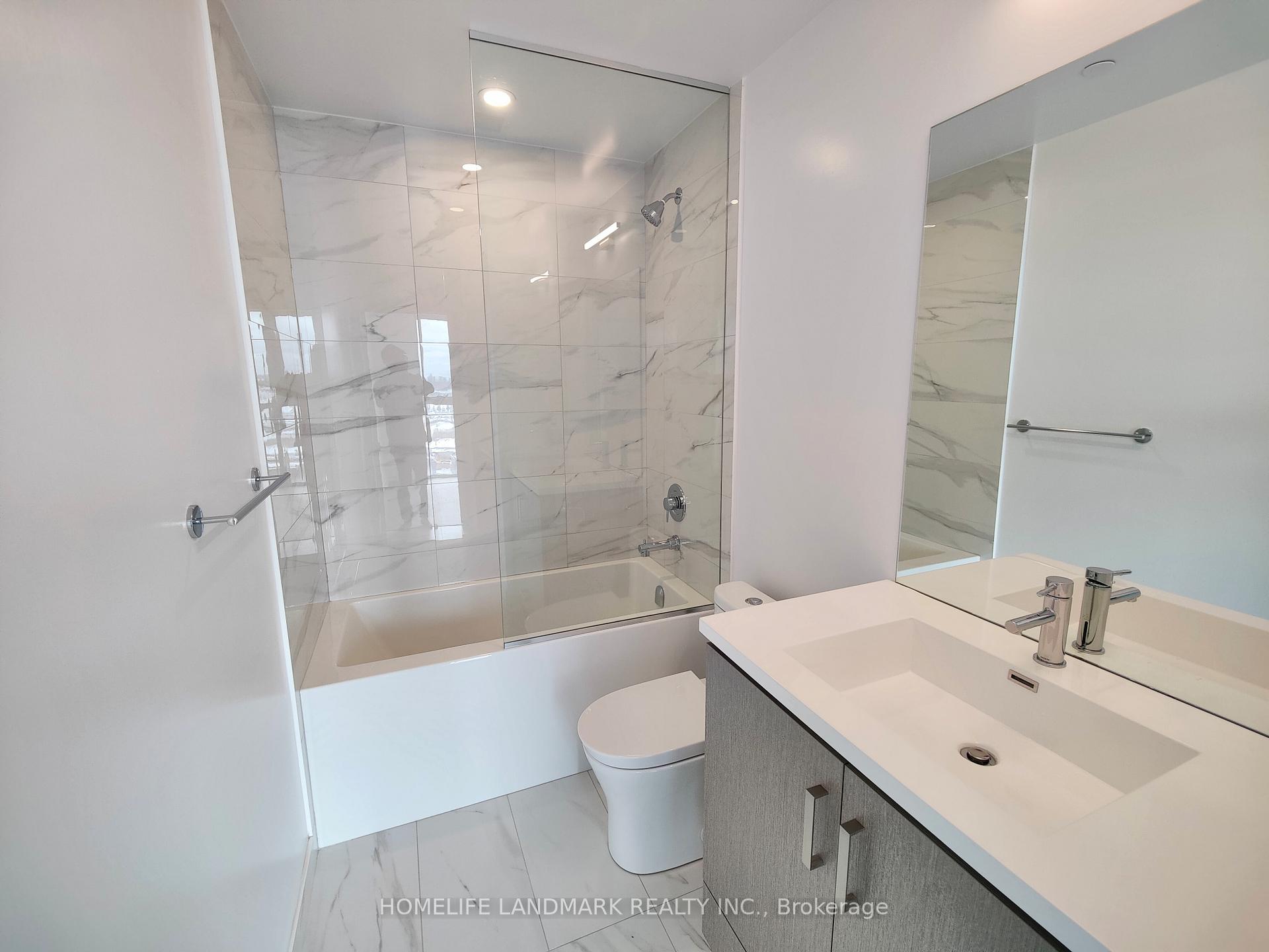 Photo 7 of Unit 809, 38 Honeycrisp Crescent, Vaughan, Vaughan Corporate Centre — HOMEH