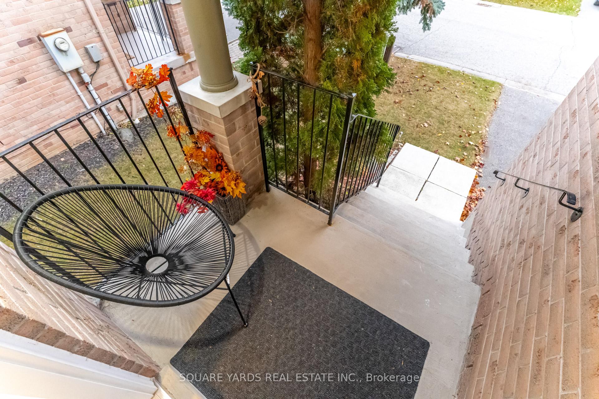 Photo 3 of 17 Alexis Way, Whitby, Williamsburg — HOMEH