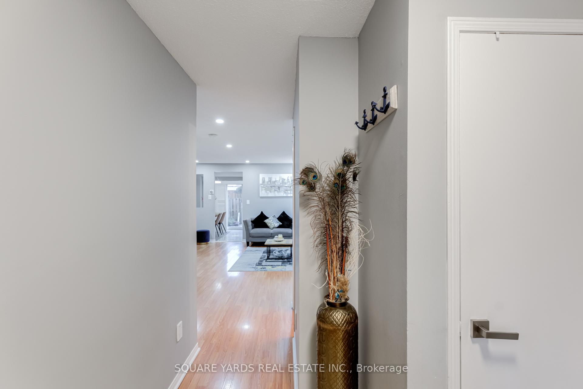 Photo 5 of 17 Alexis Way, Whitby, Williamsburg — HOMEH