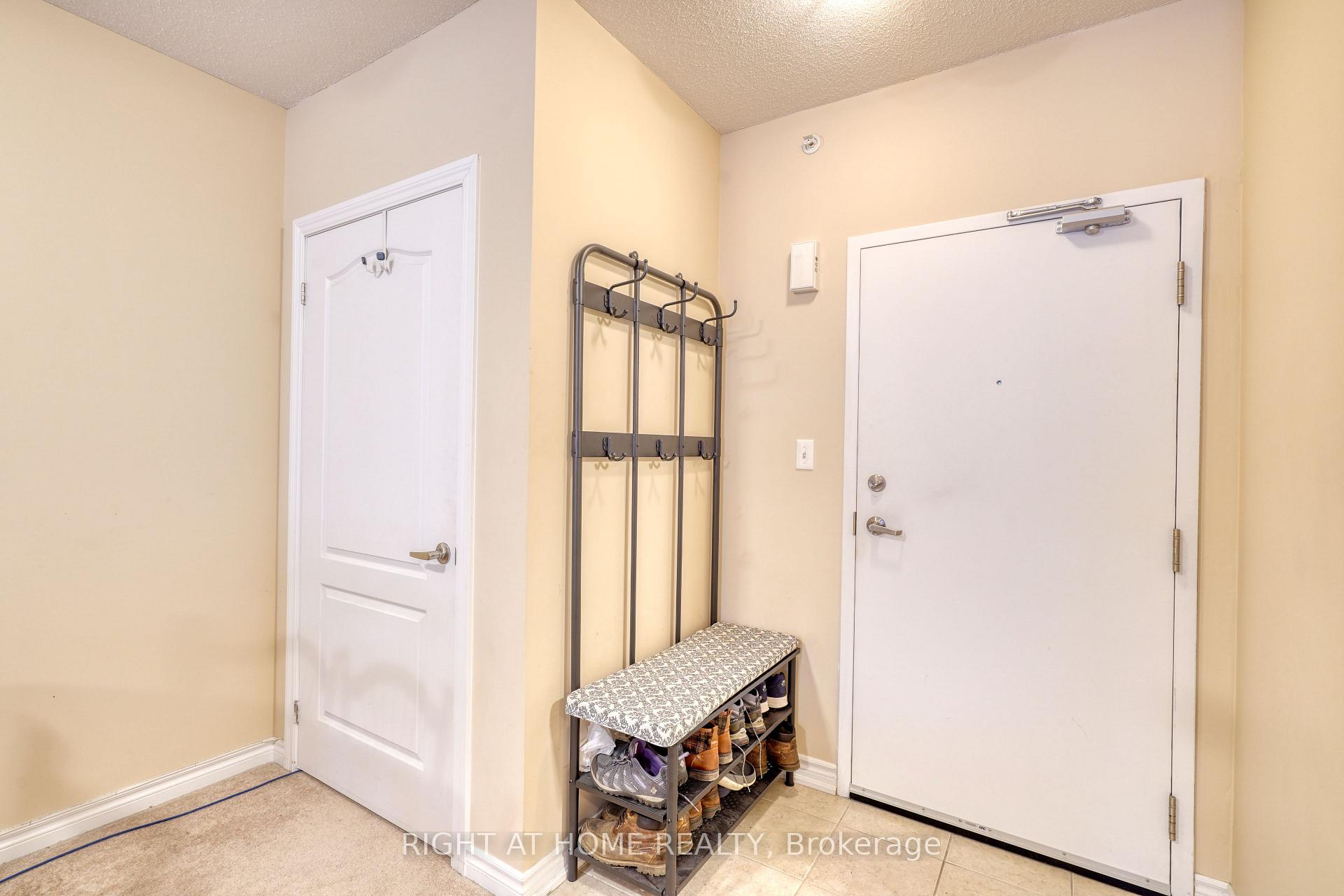 Photo 4 of Unit 210, 39 Ferndale Drive S, Barrie, Ardagh — HOMEH