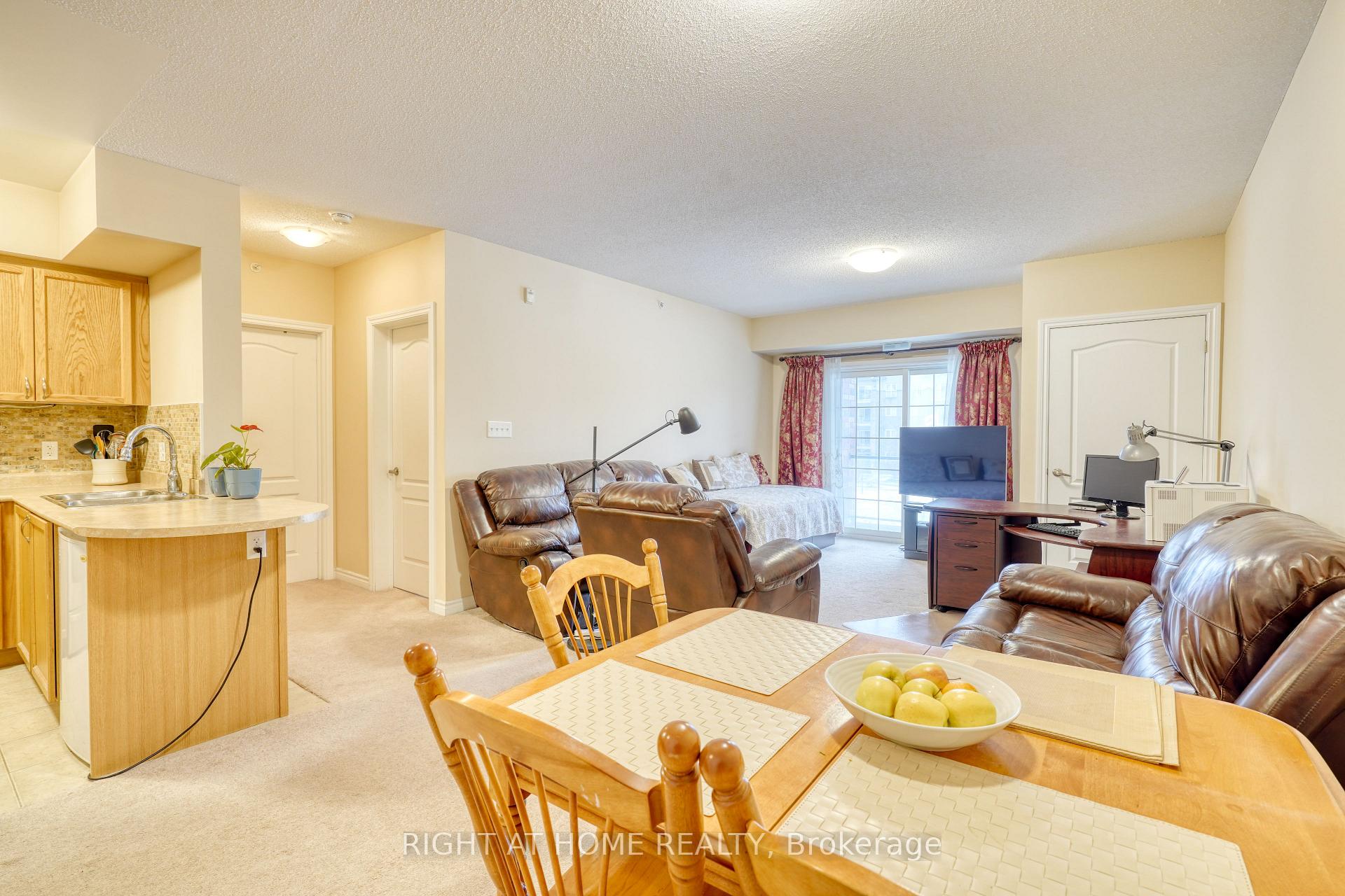 Photo 10 of Unit 210, 39 Ferndale Drive S, Barrie, Ardagh — HOMEH