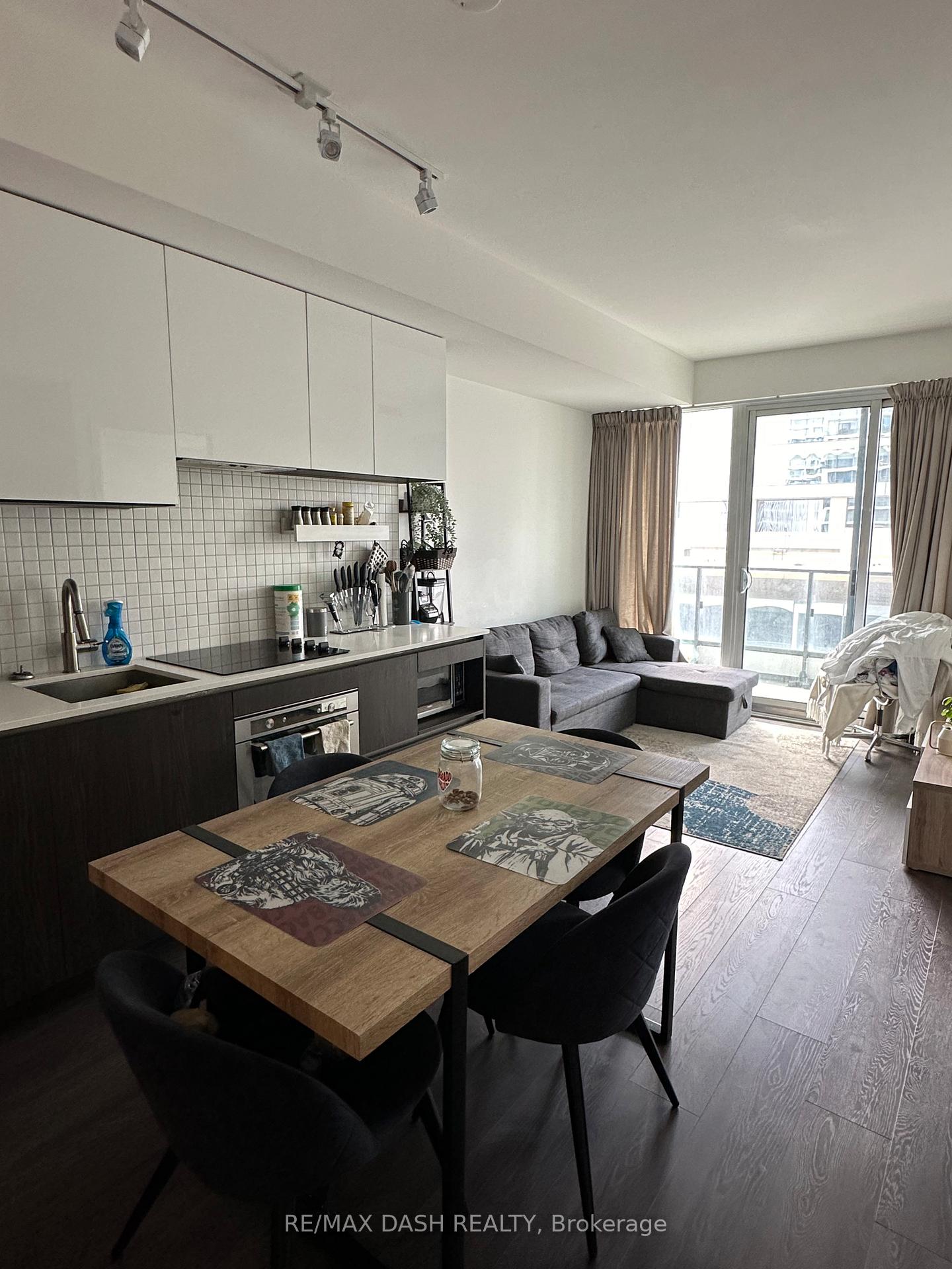 Photo 4 of Unit 606, 5 Buttermill Avenue, Vaughan, Vaughan Corporate Centre — HOMEH