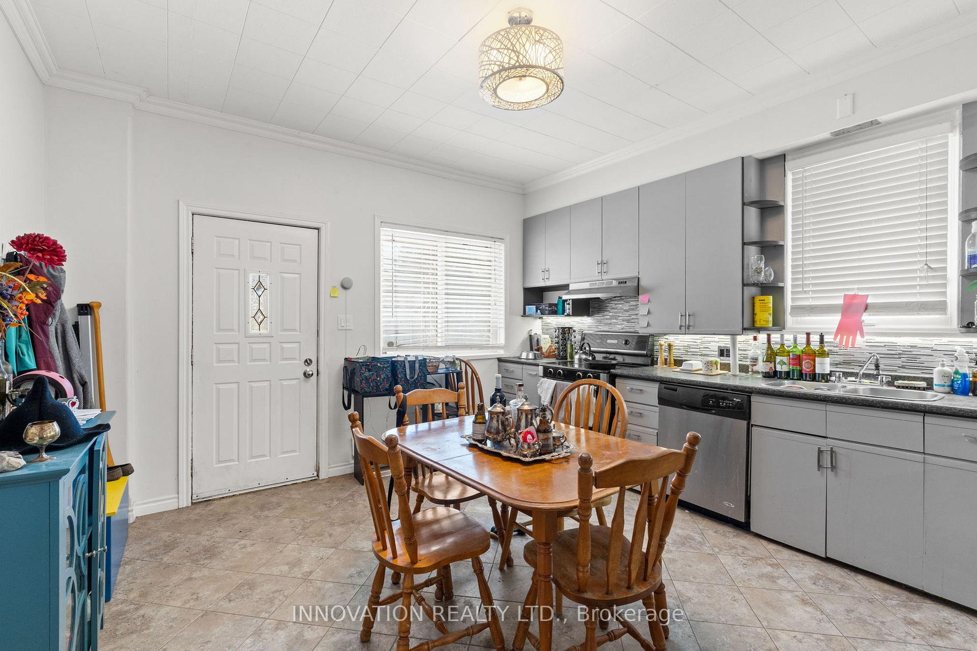 Photo 11 of 55 Lake Avenue E, Carleton Place — HOMEH