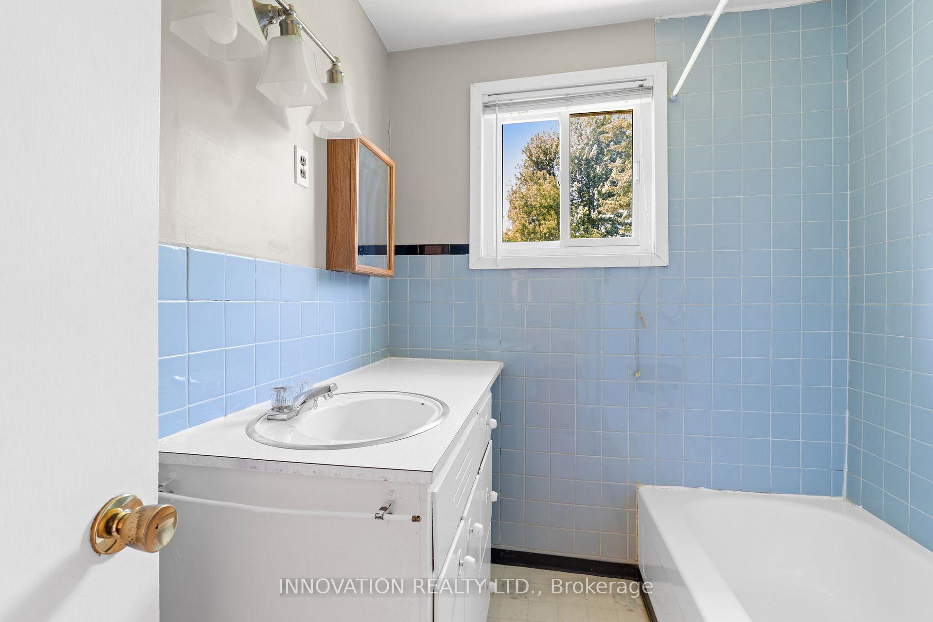 Photo 21 of 55 Lake Avenue E, Carleton Place — HOMEH