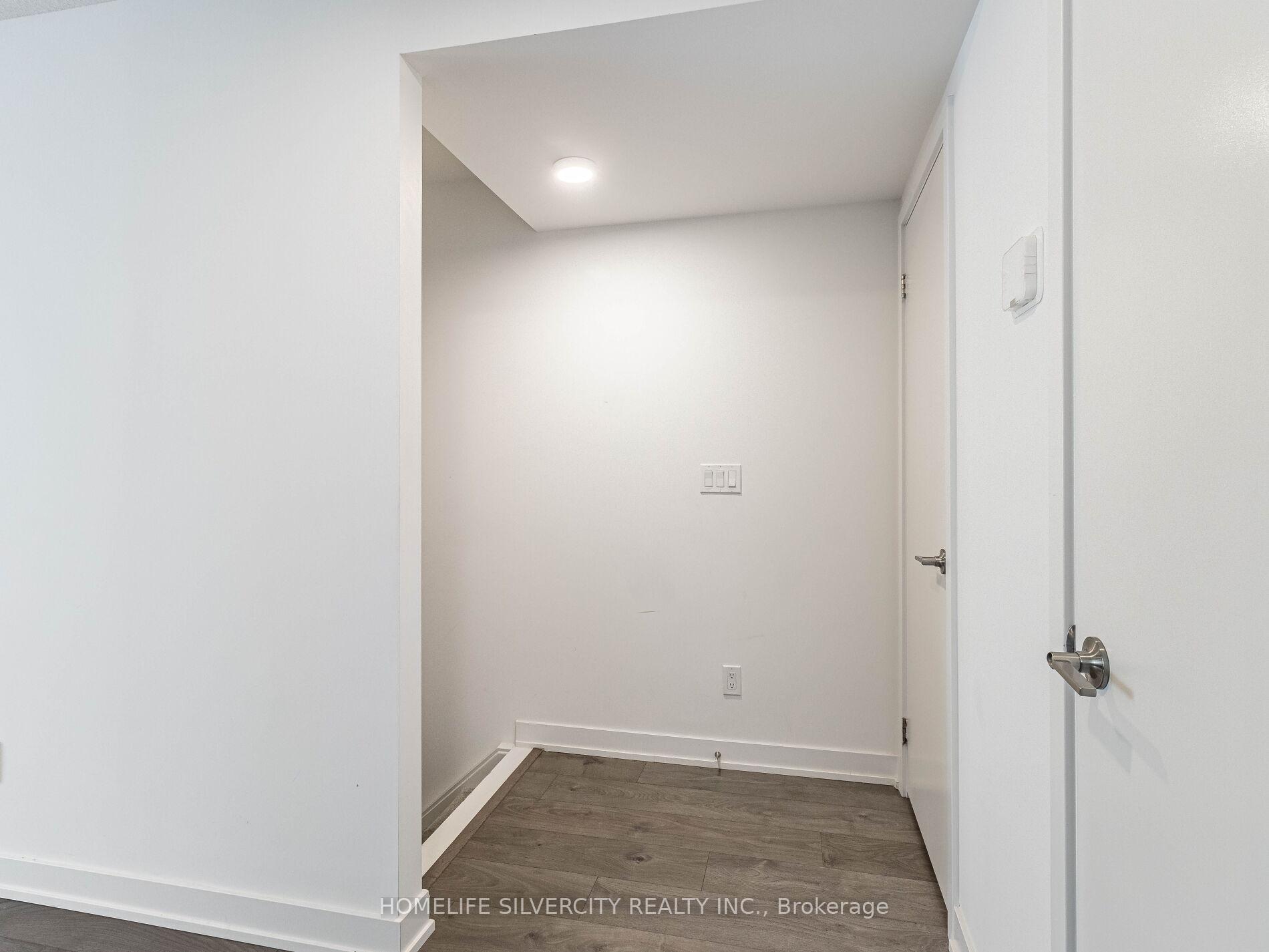 Front of Unit 403, 1141 Cooke Boulevard