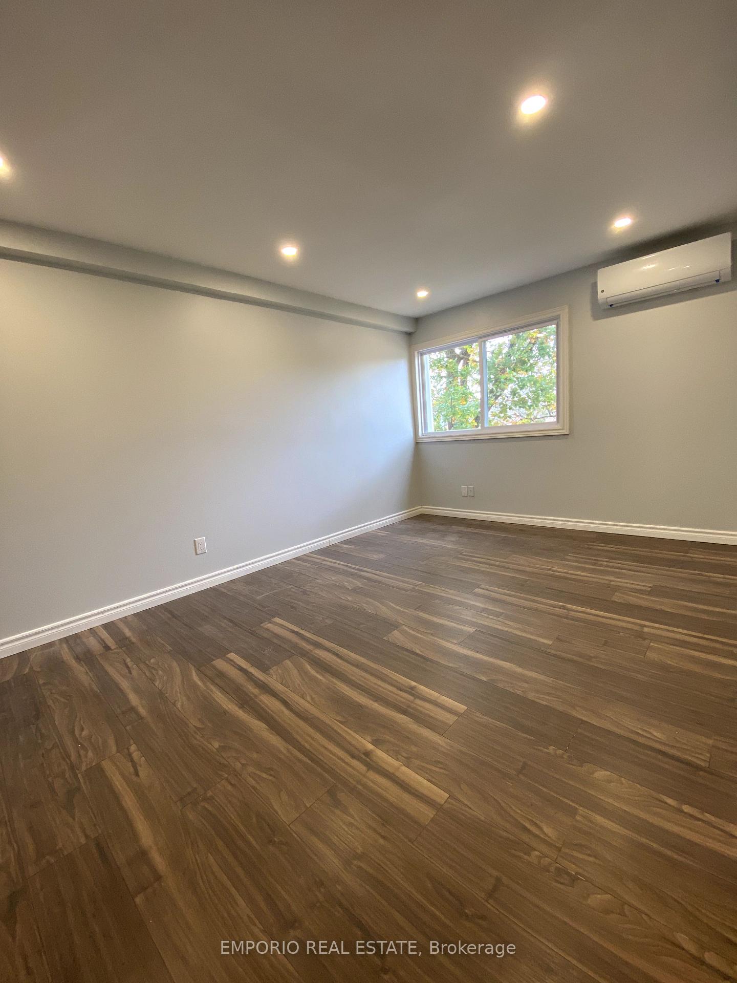 Photo 6 of Unit 193, 16 Springfair Avenue N, Aurora, Aurora Village — HOMEH
