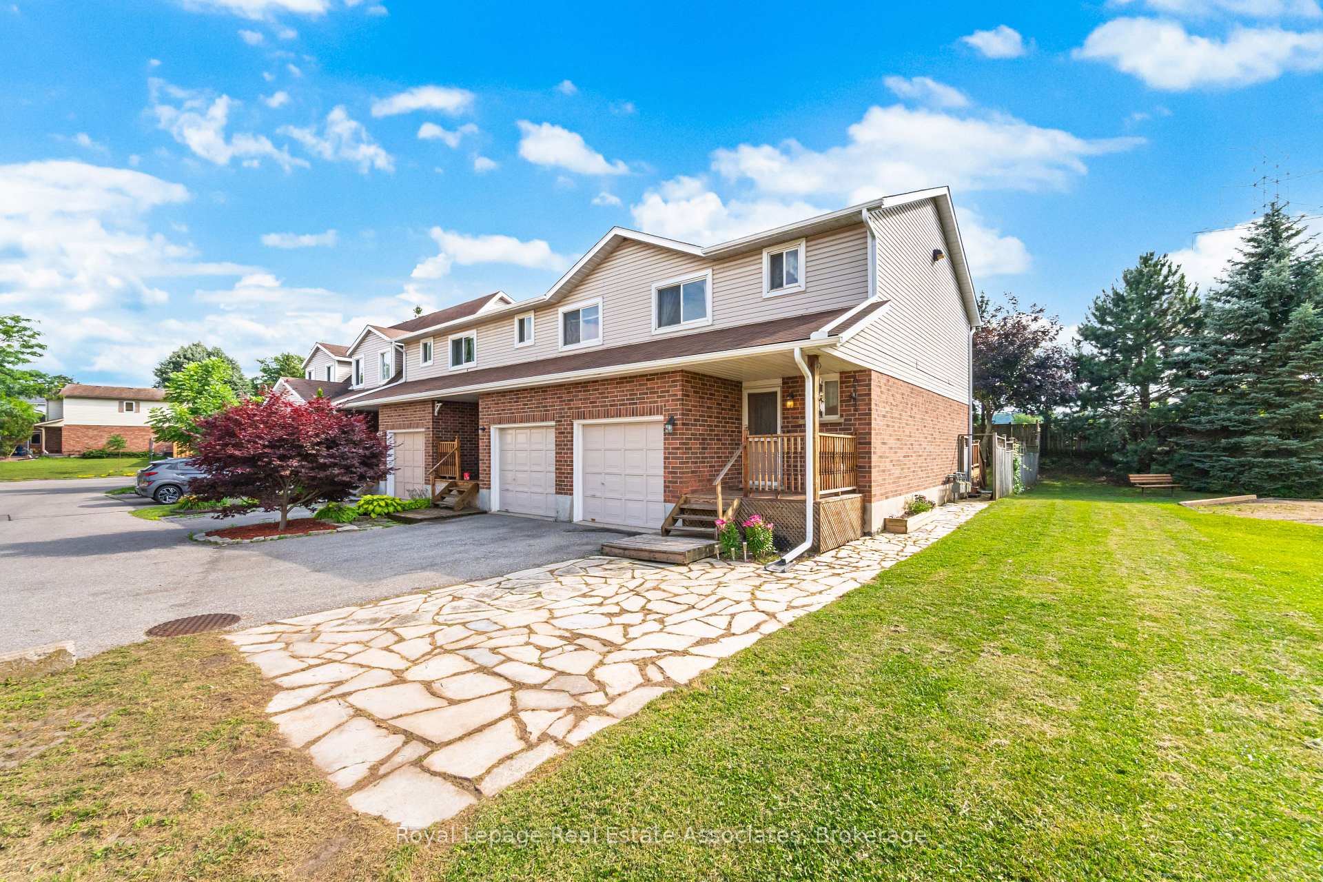 Photo 4 of Unit 5, 360 Cornridge Place, Waterloo — HOMEH
