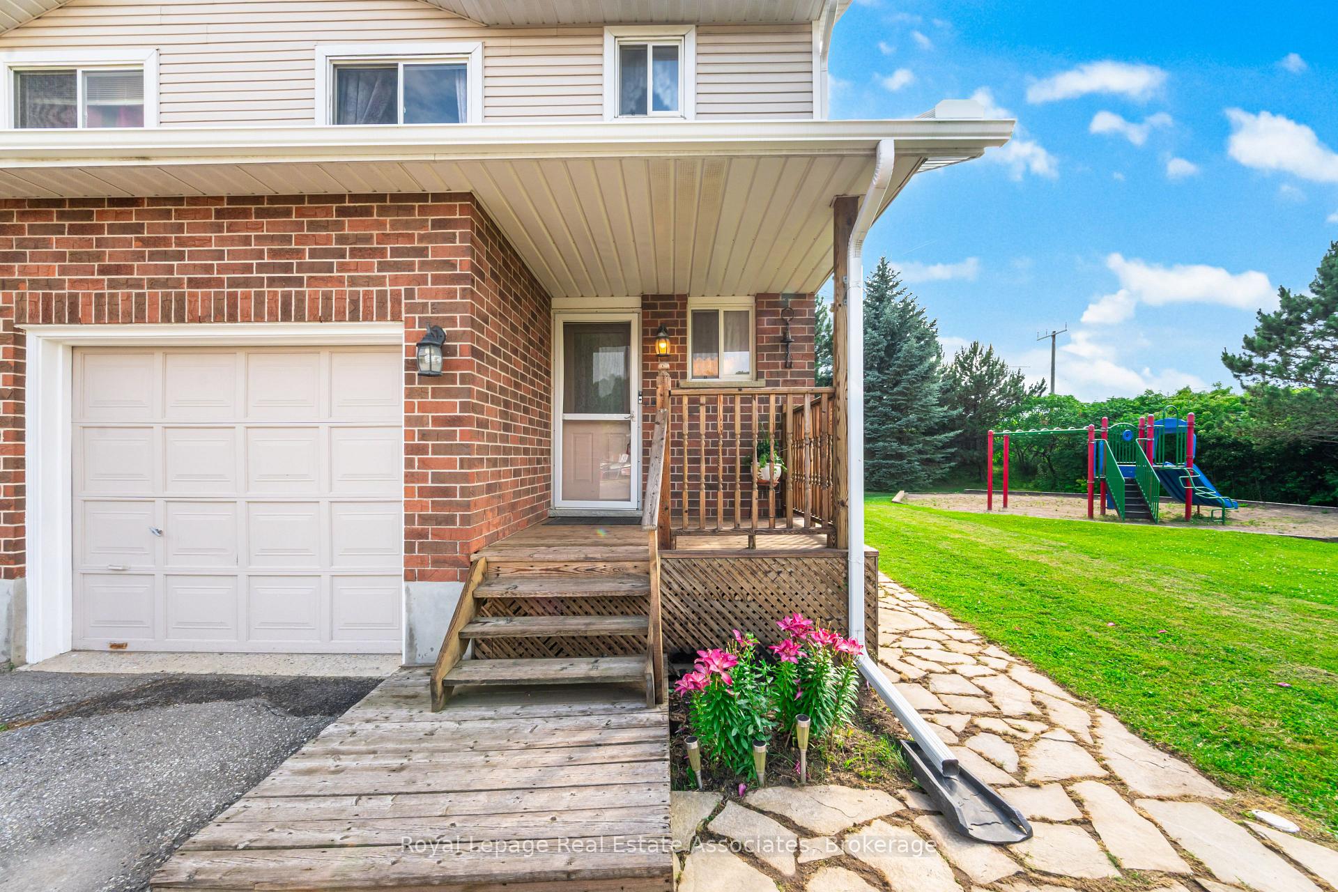 Photo 5 of Unit 5, 360 Cornridge Place, Waterloo — HOMEH