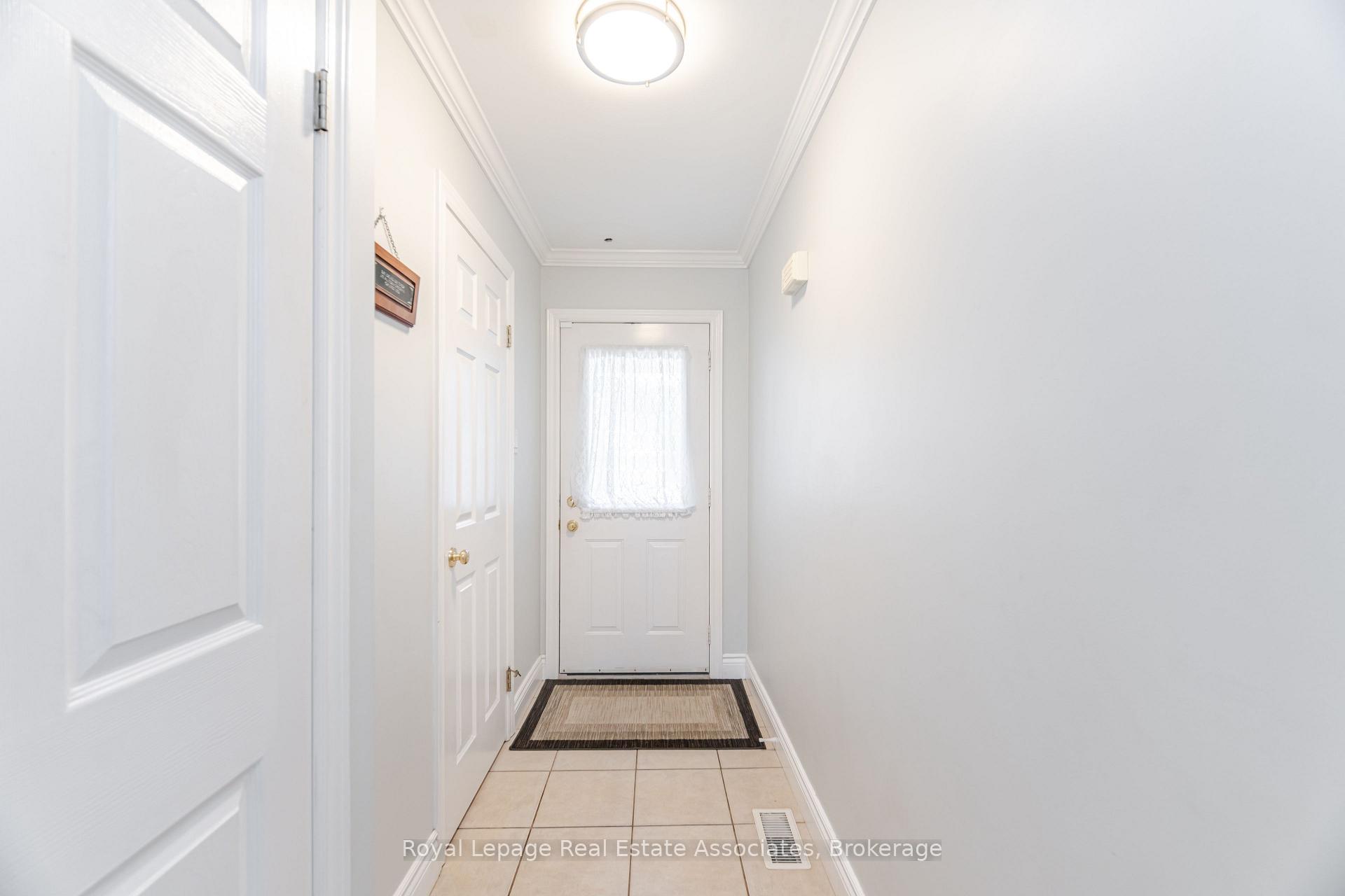Photo 7 of Unit 5, 360 Cornridge Place, Waterloo — HOMEH