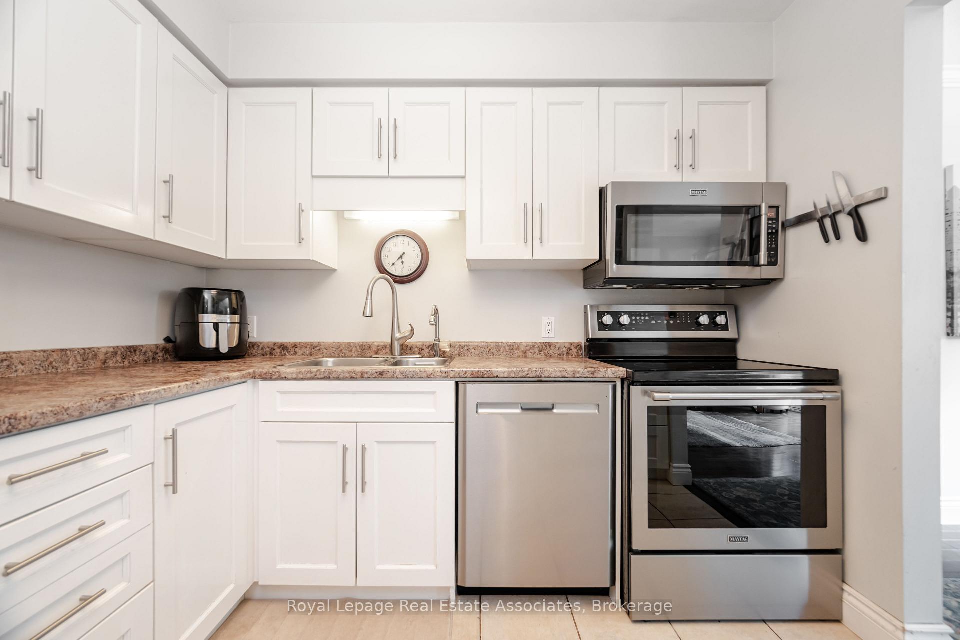 Photo 17 of Unit 5, 360 Cornridge Place, Waterloo — HOMEH