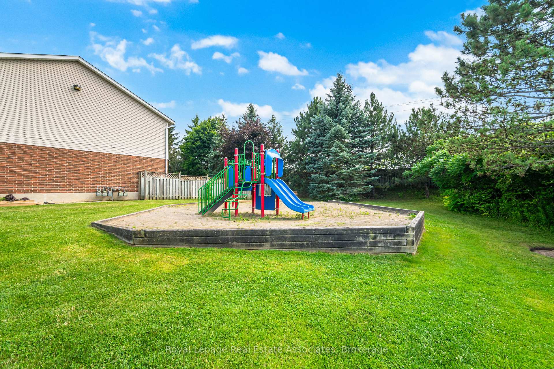 Photo 47 of Unit 5, 360 Cornridge Place, Waterloo — HOMEH