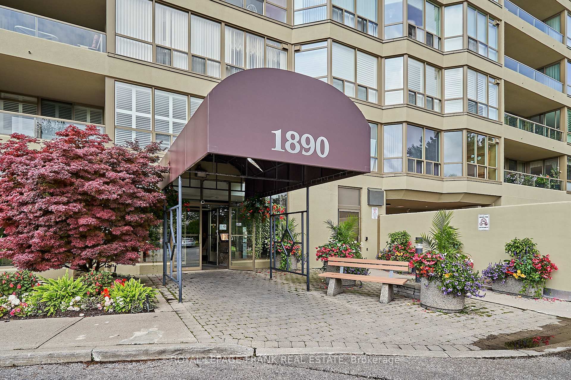 Photo 4 of Unit 107, 1890 Valley Farm Road, Pickering, Town Centre — HOMEH