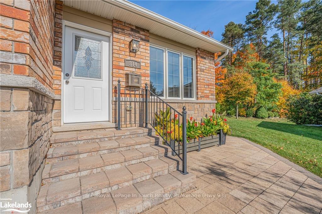 Photo 3 of 814 Jane Boulevard, Midland — HOMEH