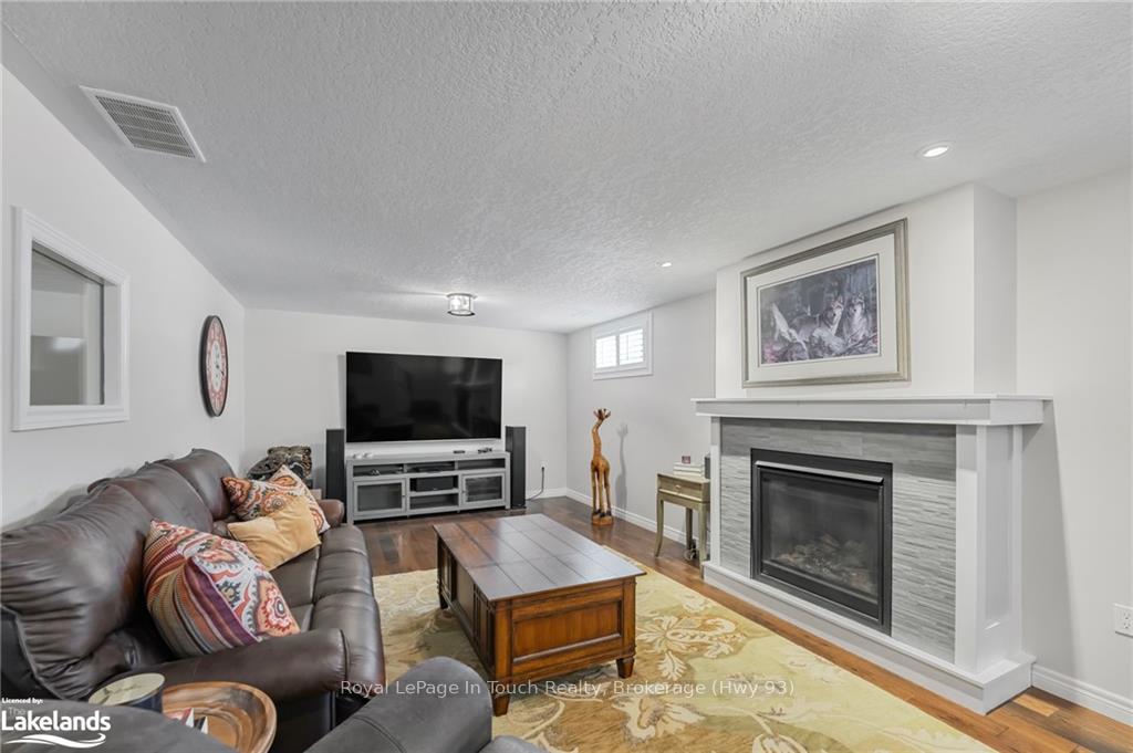 Photo 19 of 814 Jane Boulevard, Midland — HOMEH