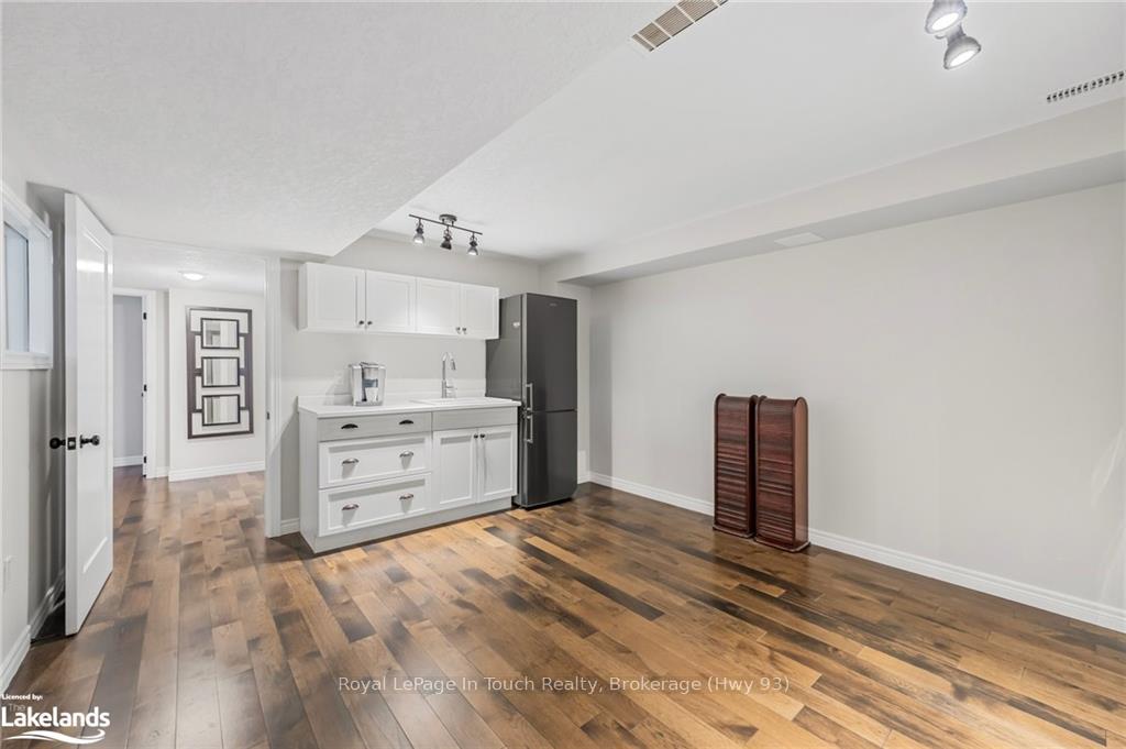 Photo 21 of 814 Jane Boulevard, Midland — HOMEH