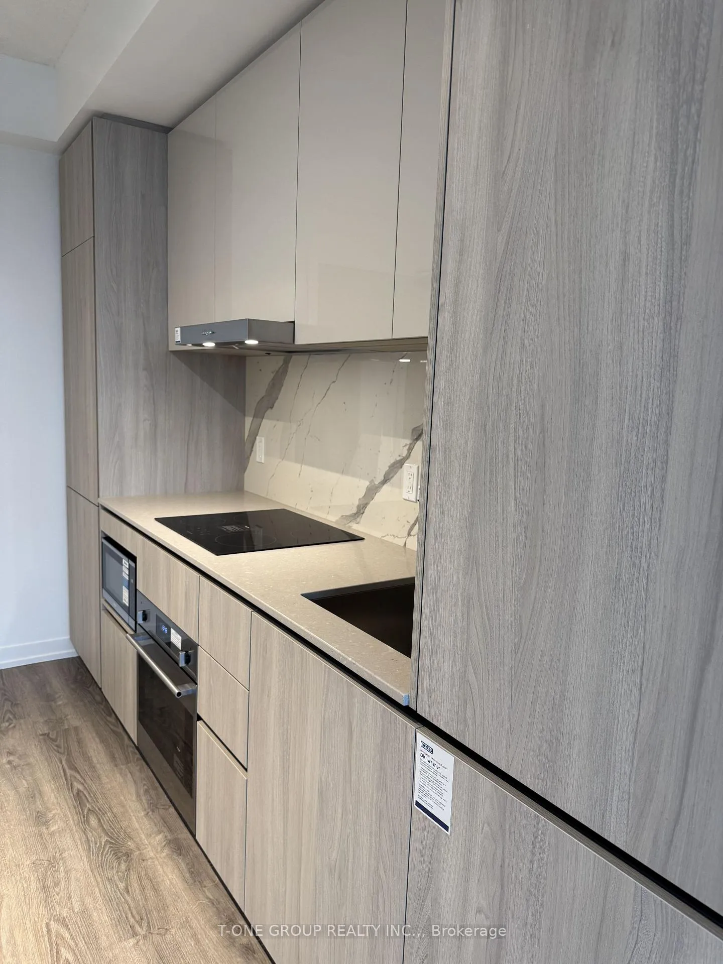 Photo 3 of Unit 2505, 8 Interchange Way, Vaughan, Vaughan Corporate Centre — HOMEH