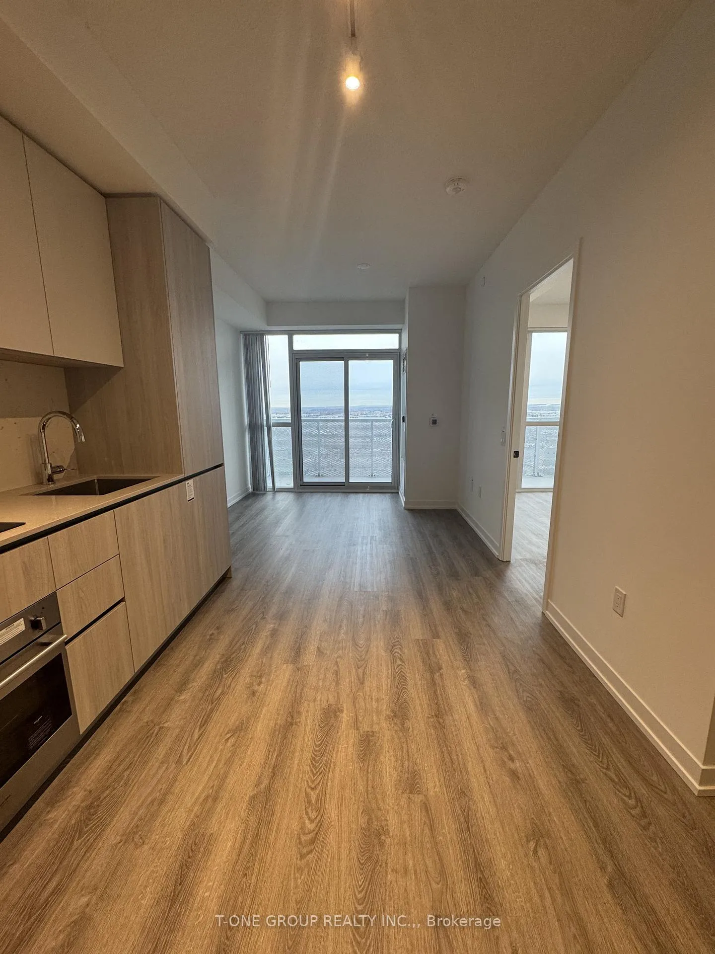 Photo 5 of Unit 2505, 8 Interchange Way, Vaughan, Vaughan Corporate Centre — HOMEH