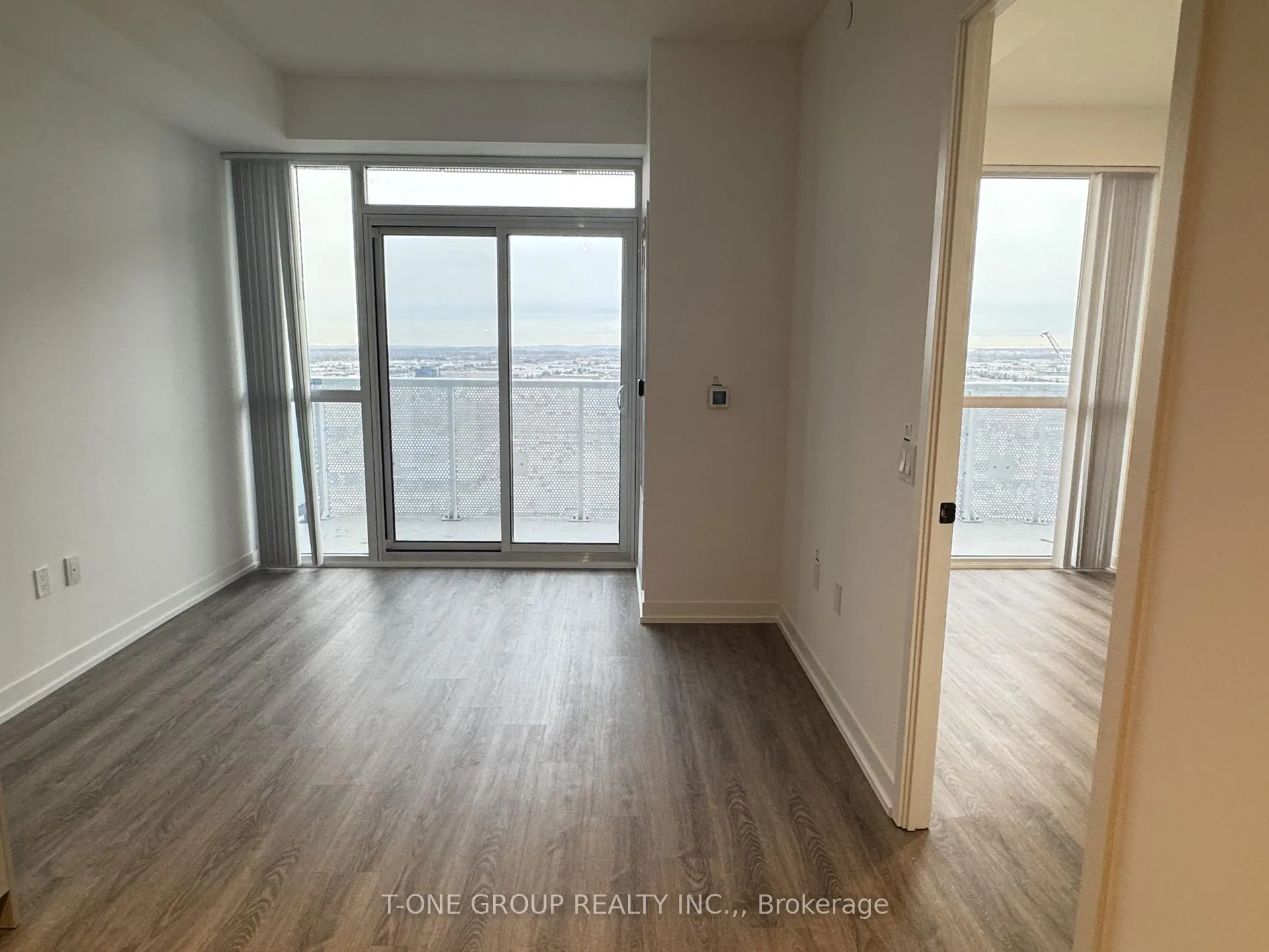 Photo 6 of Unit 2505, 8 Interchange Way, Vaughan, Vaughan Corporate Centre — HOMEH