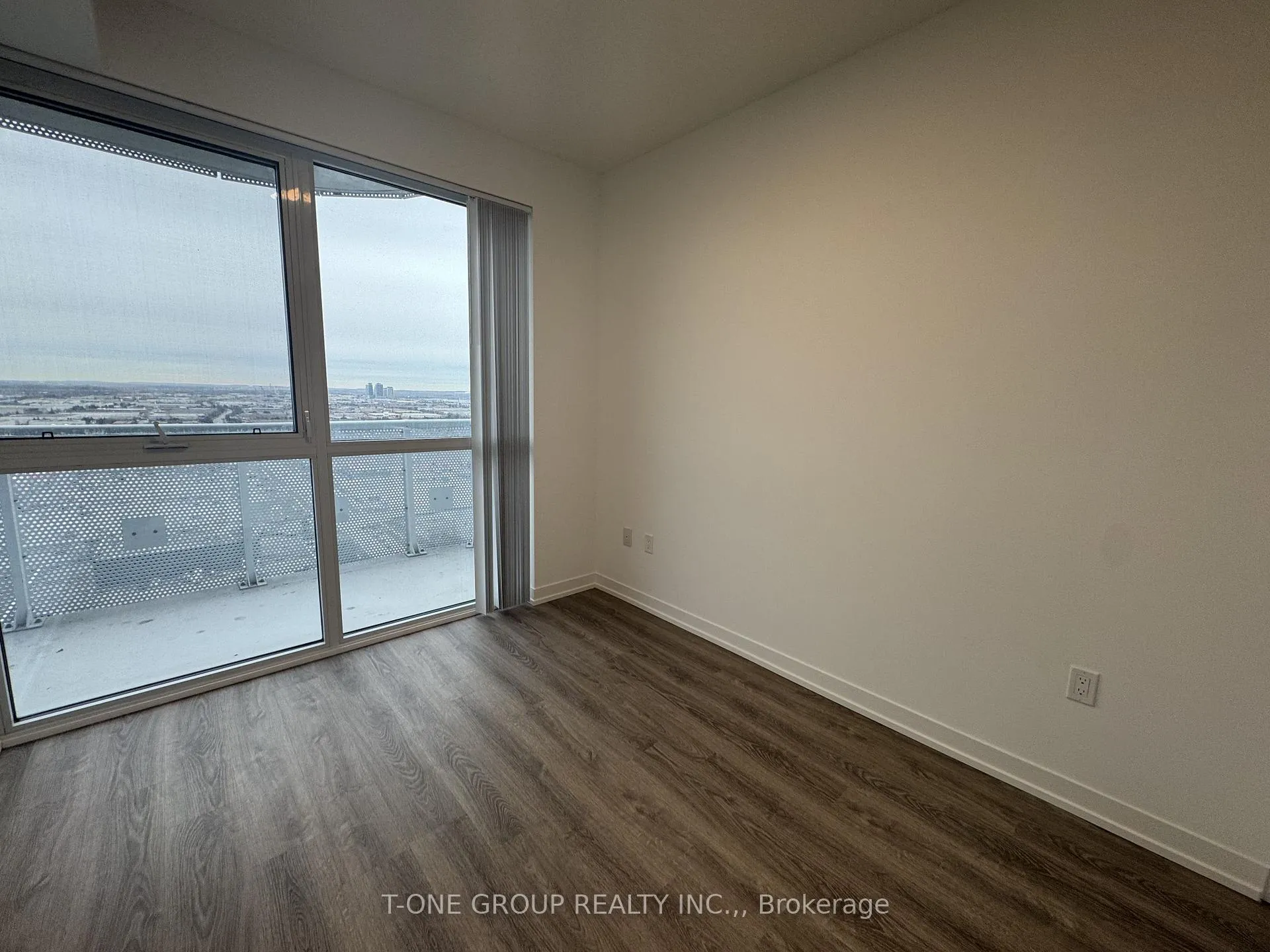Photo 7 of Unit 2505, 8 Interchange Way, Vaughan, Vaughan Corporate Centre — HOMEH