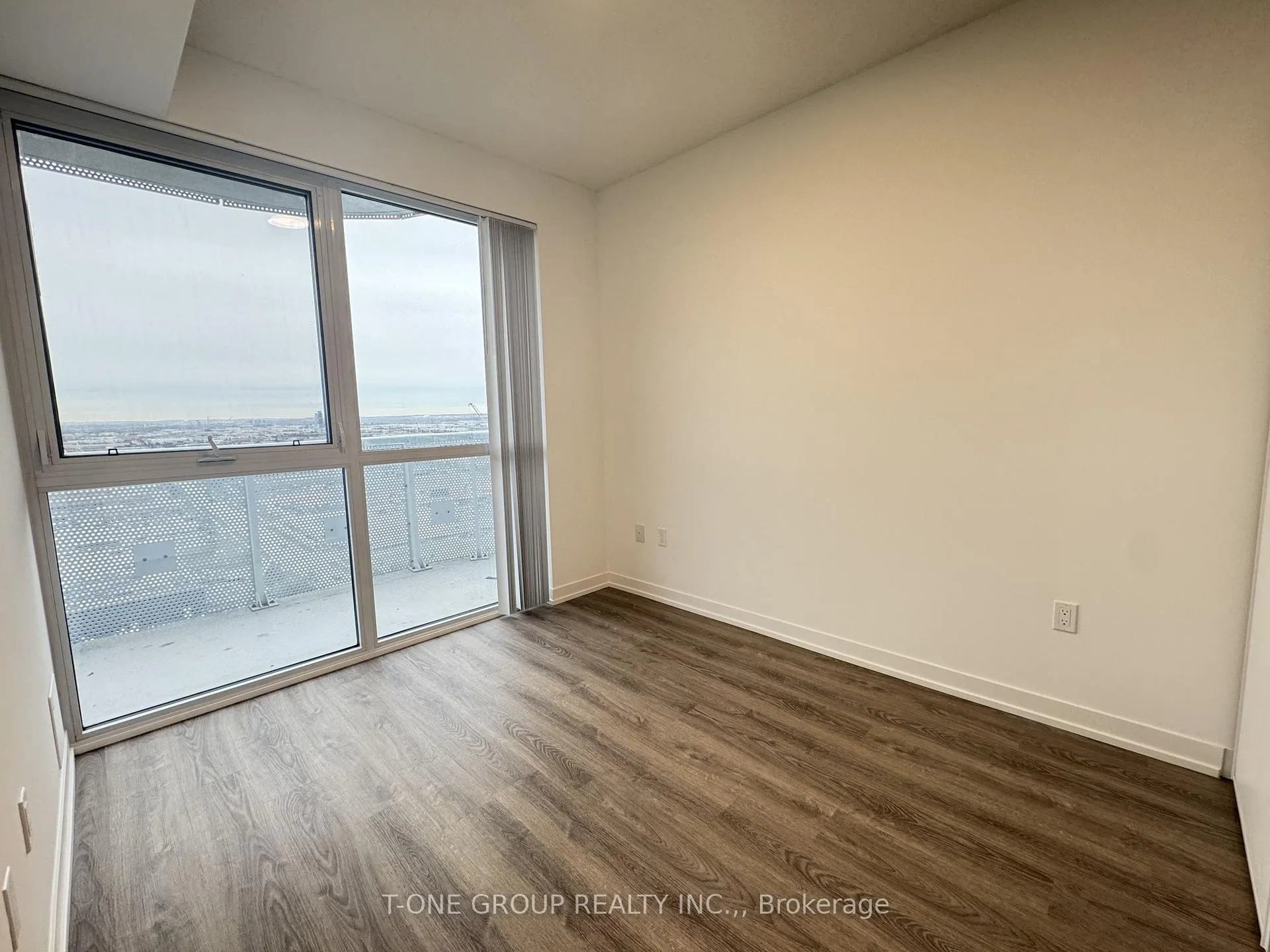 Photo 9 of Unit 2505, 8 Interchange Way, Vaughan, Vaughan Corporate Centre — HOMEH