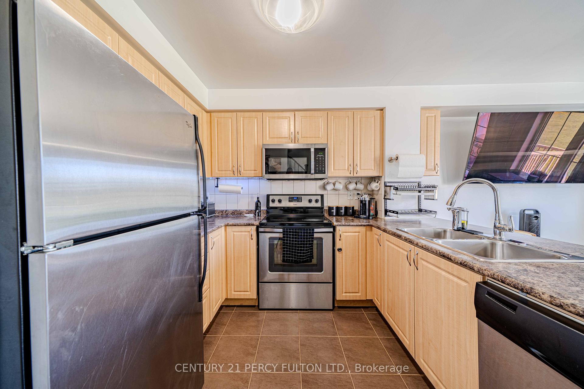 Photo 13 of Unit 11, 22 Burtonbury Lane, Ajax, Northeast Ajax — HOMEH