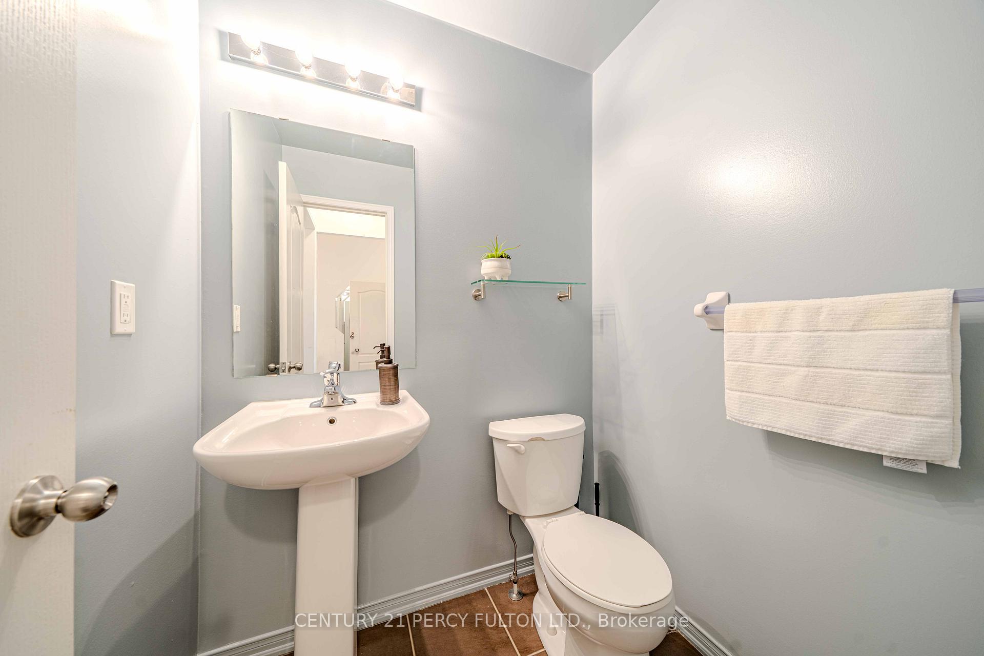 Photo 12 of Unit 11, 22 Burtonbury Lane, Ajax, Northeast Ajax — HOMEH