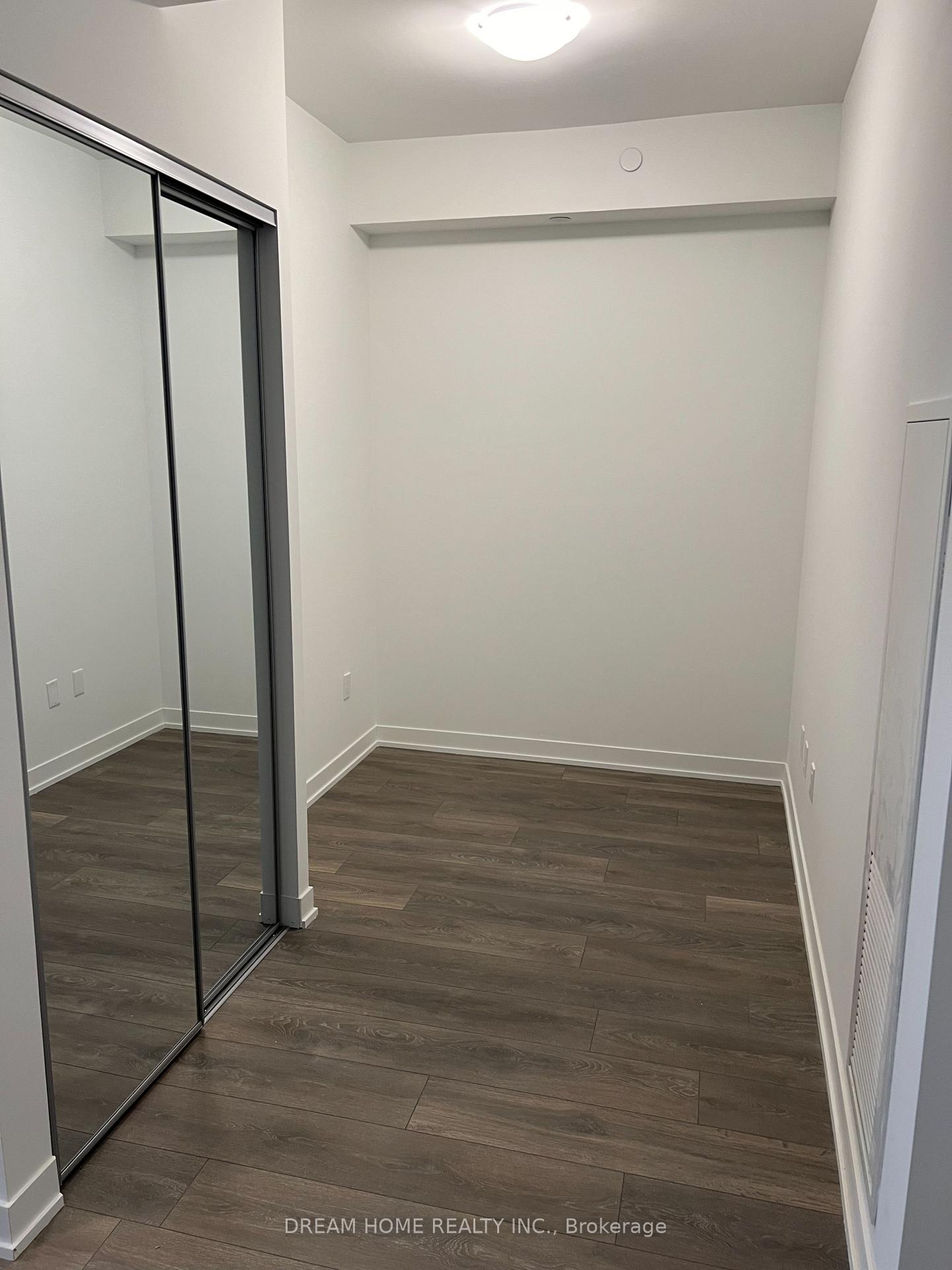 Photo 6 of Unit 806, 474 Caldari Road, Vaughan, Concord — HOMEH