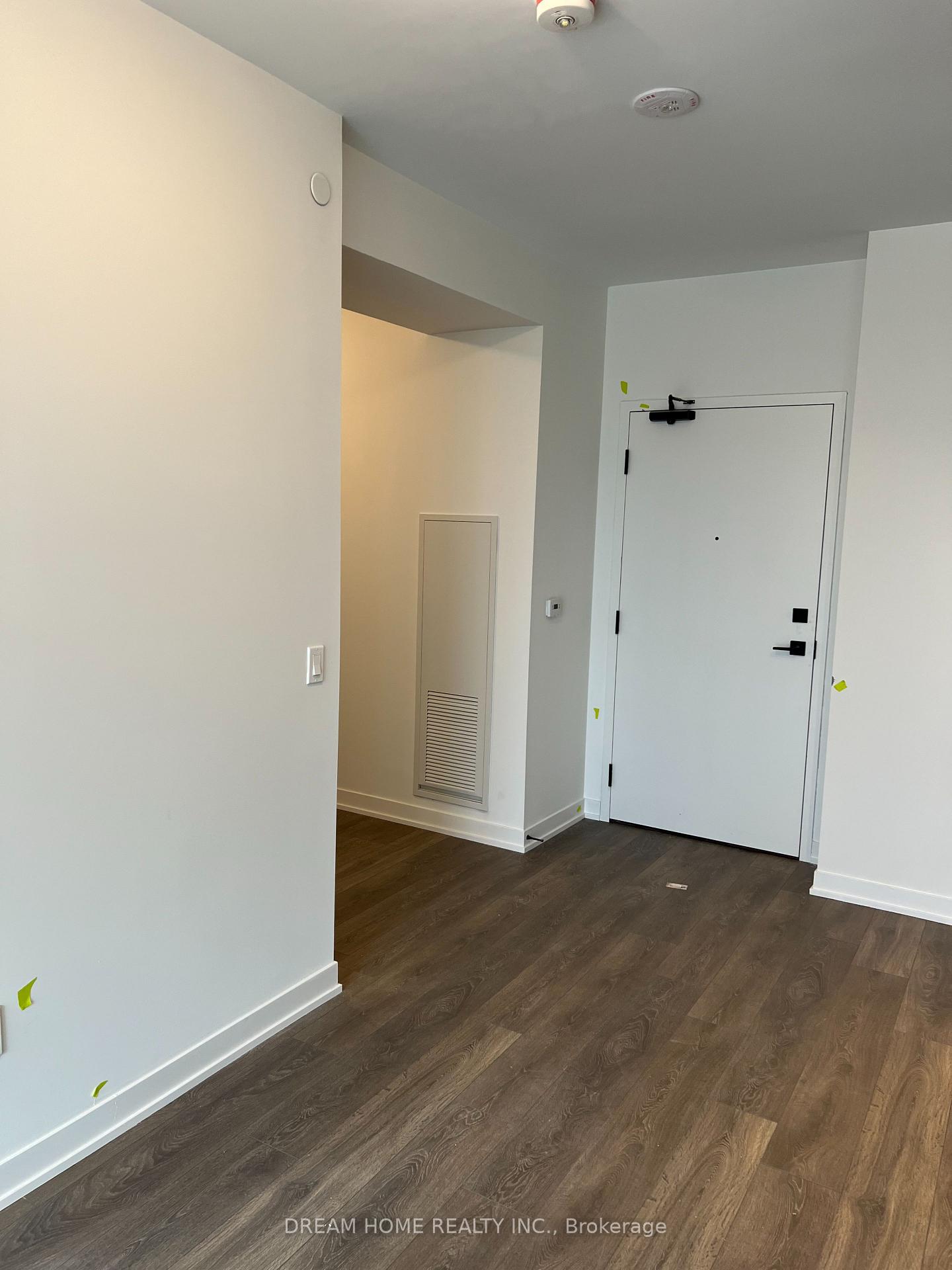 Photo 8 of Unit 806, 474 Caldari Road, Vaughan, Concord — HOMEH