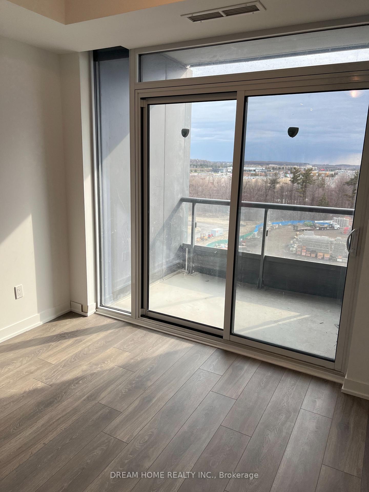 Photo 10 of Unit 806, 474 Caldari Road, Vaughan, Concord — HOMEH