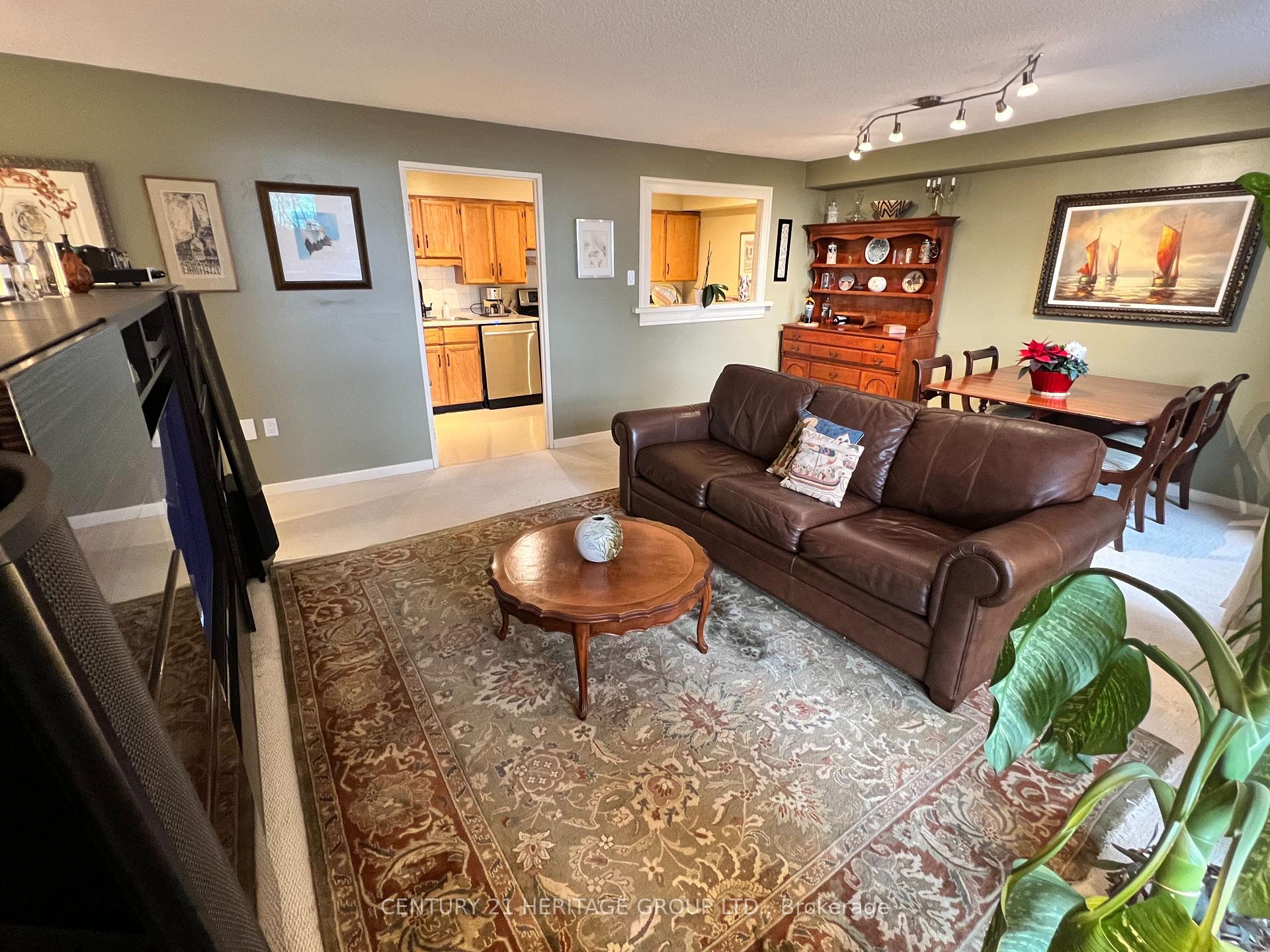 Photo 7 of Unit 406, 60 Inverlochy Boulevard, Markham, Royal Orchard — HOMEH