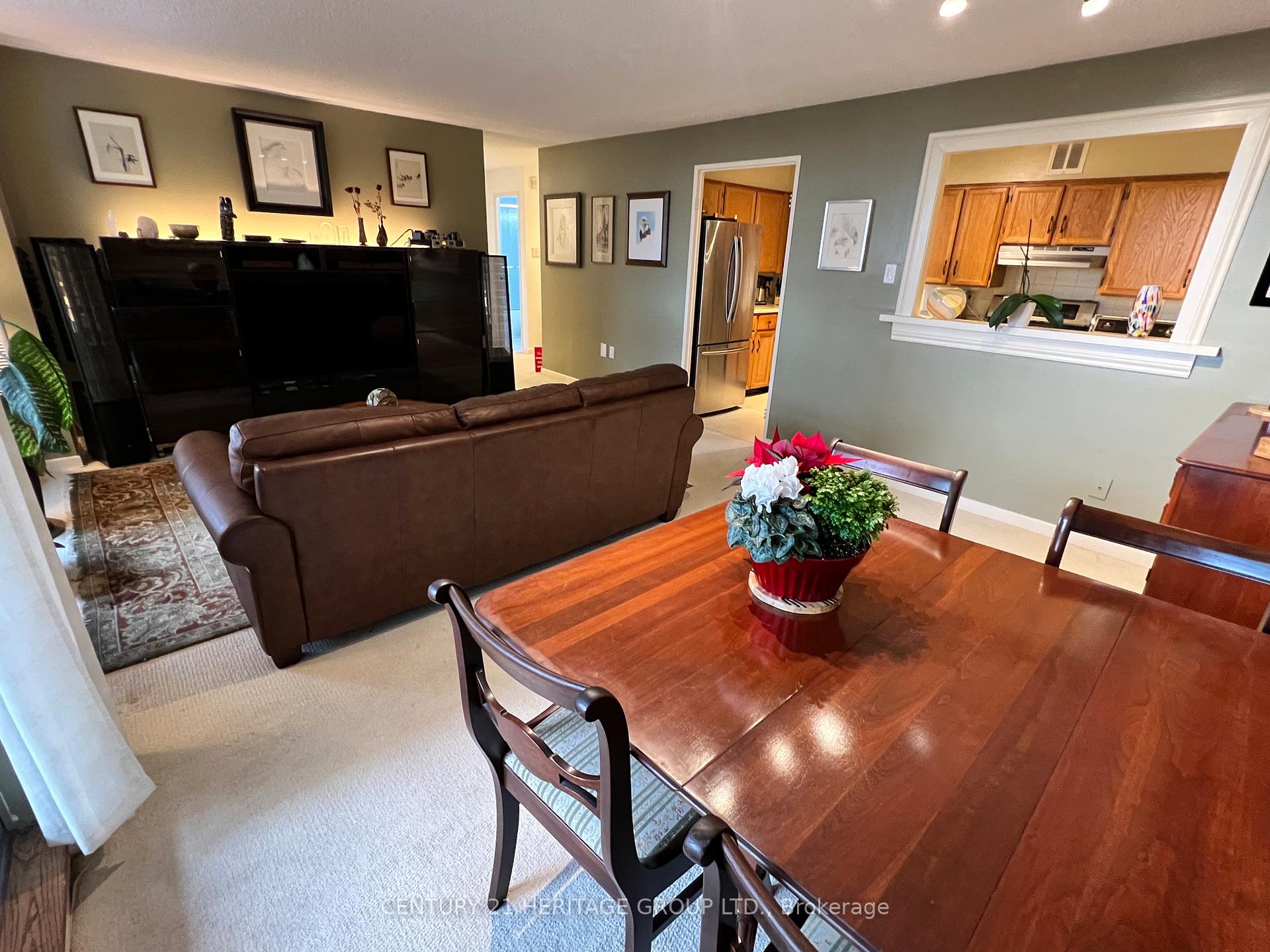 Photo 9 of Unit 406, 60 Inverlochy Boulevard, Markham, Royal Orchard — HOMEH