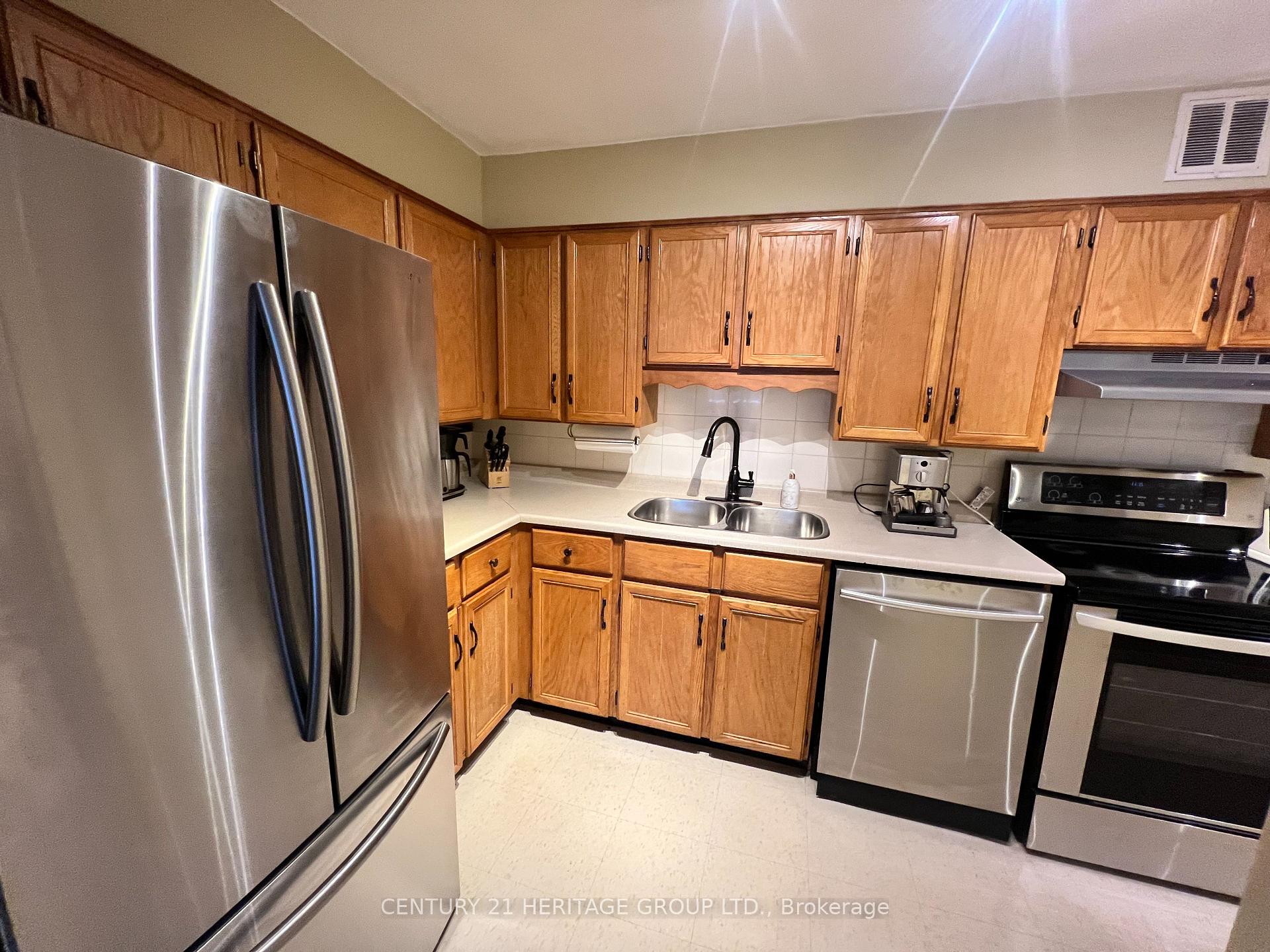 Photo 12 of Unit 406, 60 Inverlochy Boulevard, Markham, Royal Orchard — HOMEH