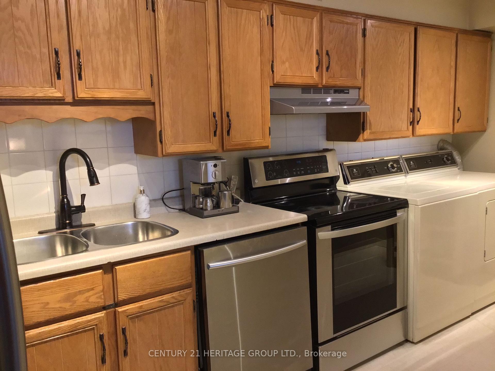 Photo 13 of Unit 406, 60 Inverlochy Boulevard, Markham, Royal Orchard — HOMEH