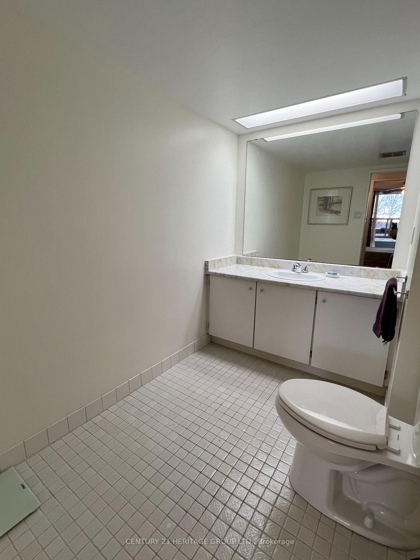 Photo 17 of Unit 406, 60 Inverlochy Boulevard, Markham, Royal Orchard — HOMEH