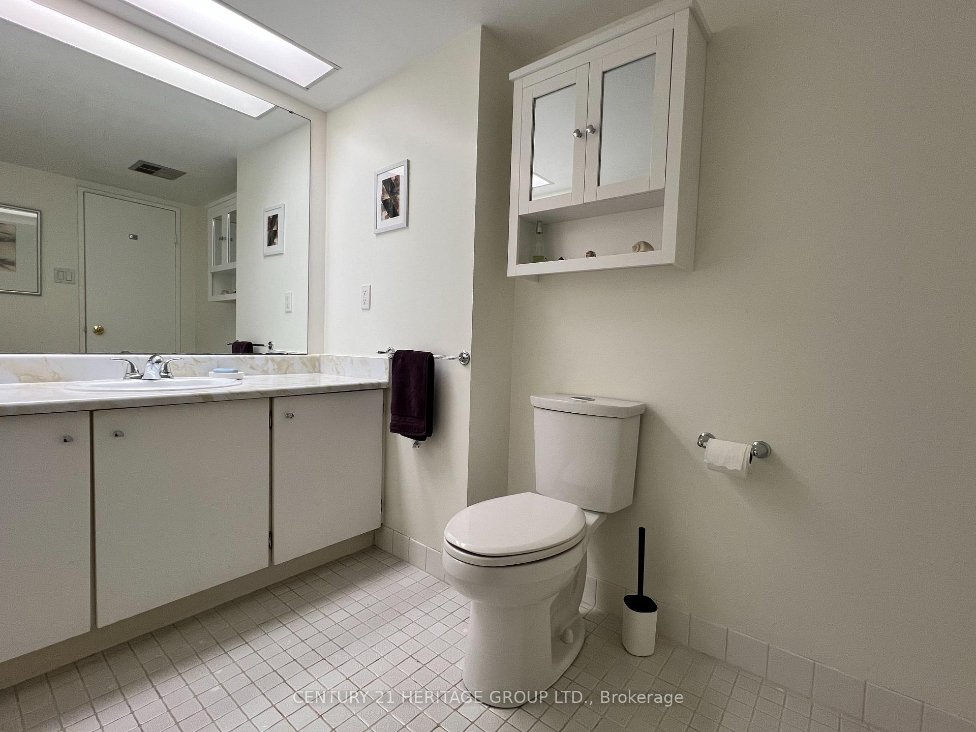 Photo 18 of Unit 406, 60 Inverlochy Boulevard, Markham, Royal Orchard — HOMEH