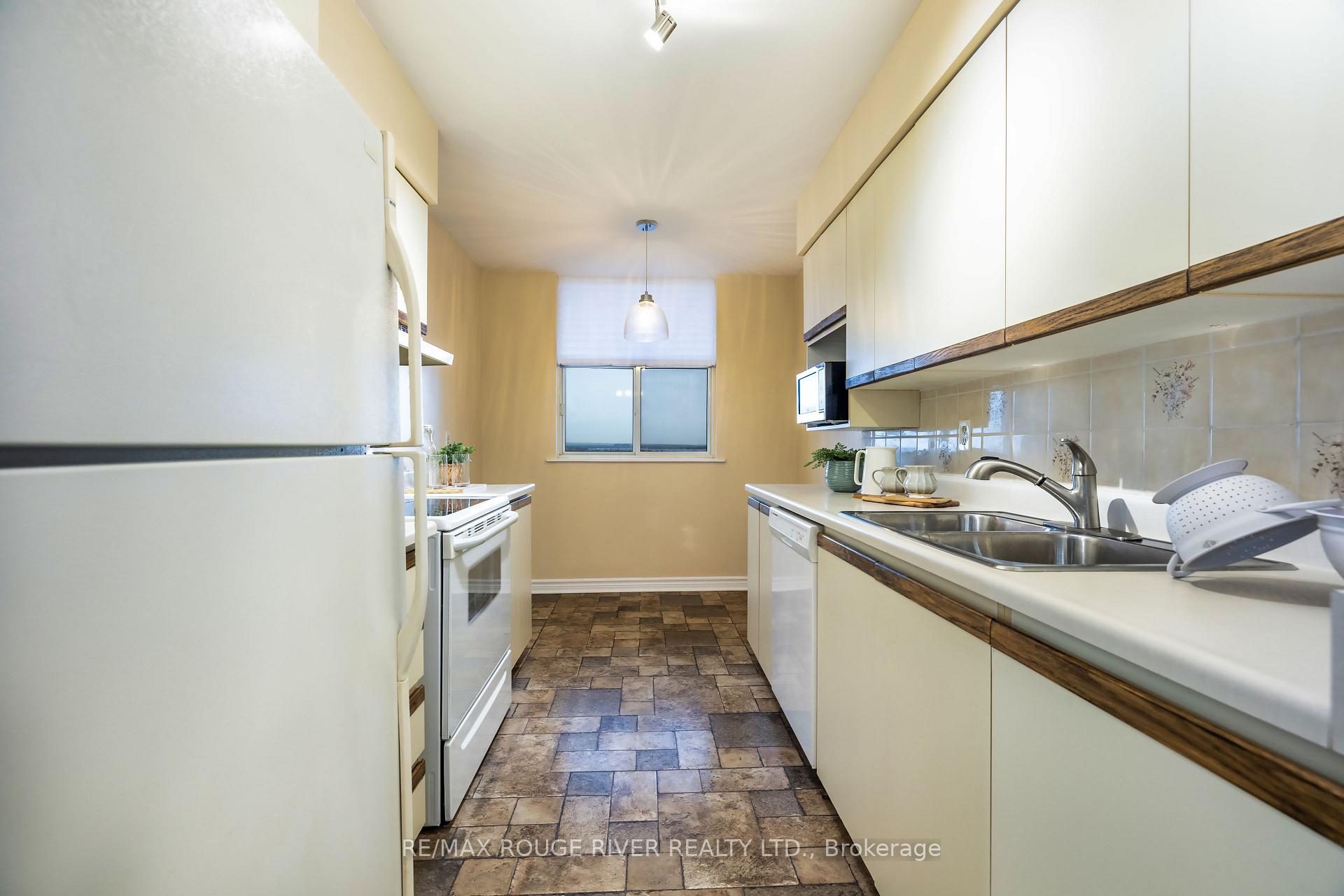 Photo 4 of Unit 1109, 44 Falby Court, Ajax, South East — HOMEH
