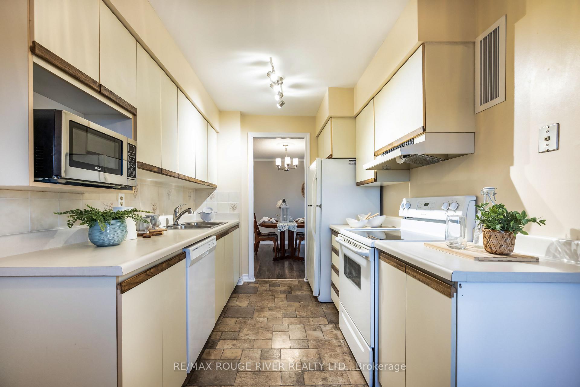 Photo 5 of Unit 1109, 44 Falby Court, Ajax, South East — HOMEH