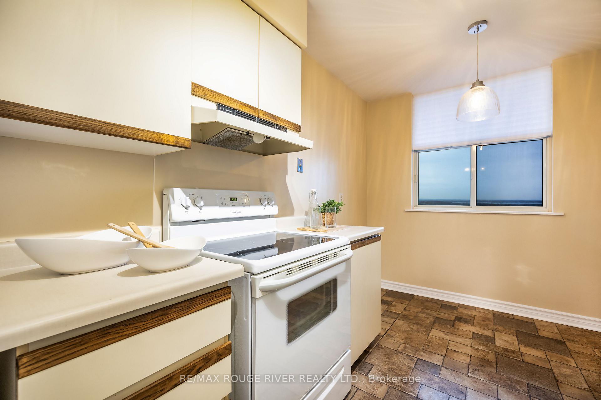Photo 6 of Unit 1109, 44 Falby Court, Ajax, South East — HOMEH