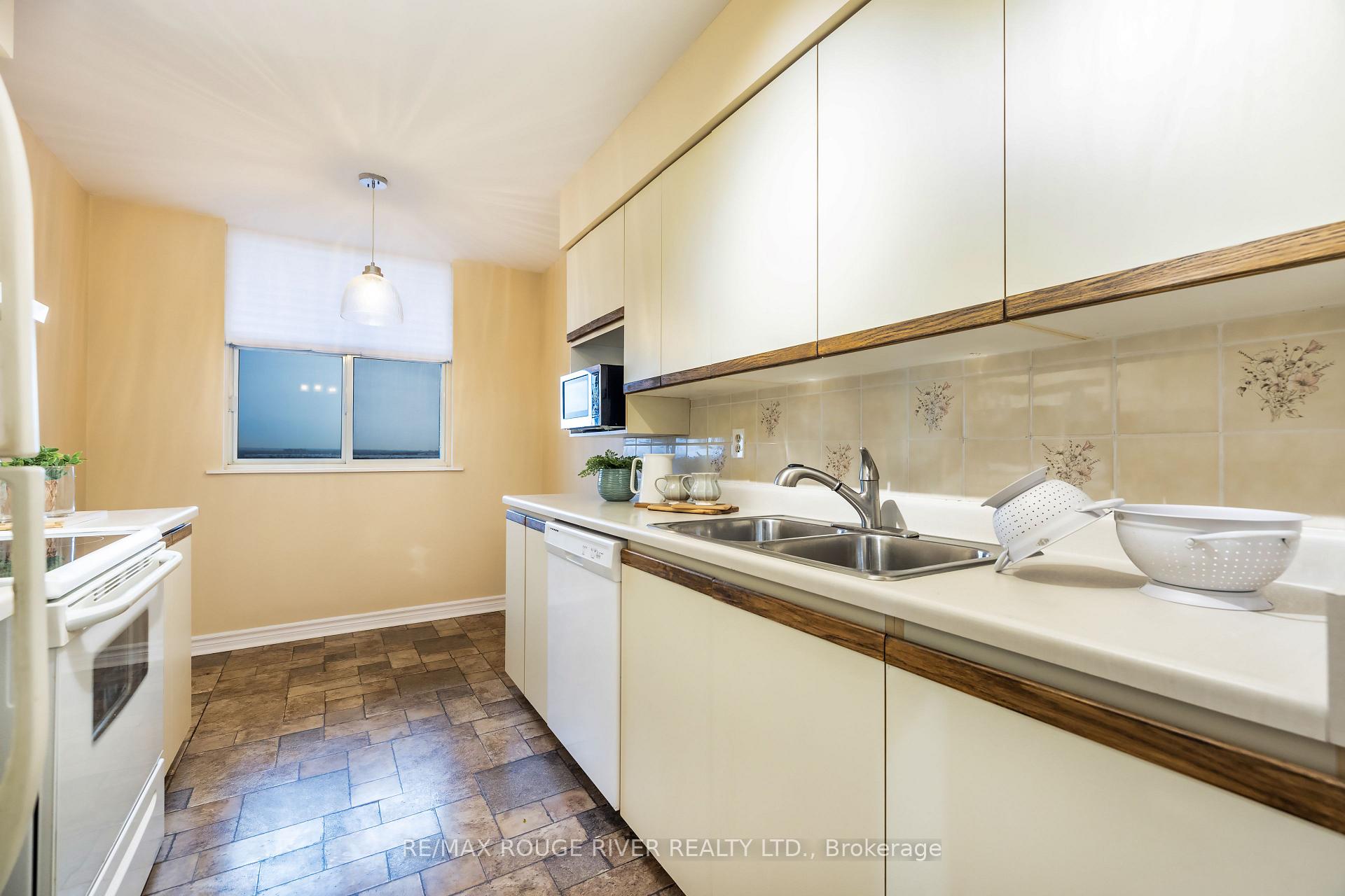 Photo 7 of Unit 1109, 44 Falby Court, Ajax, South East — HOMEH
