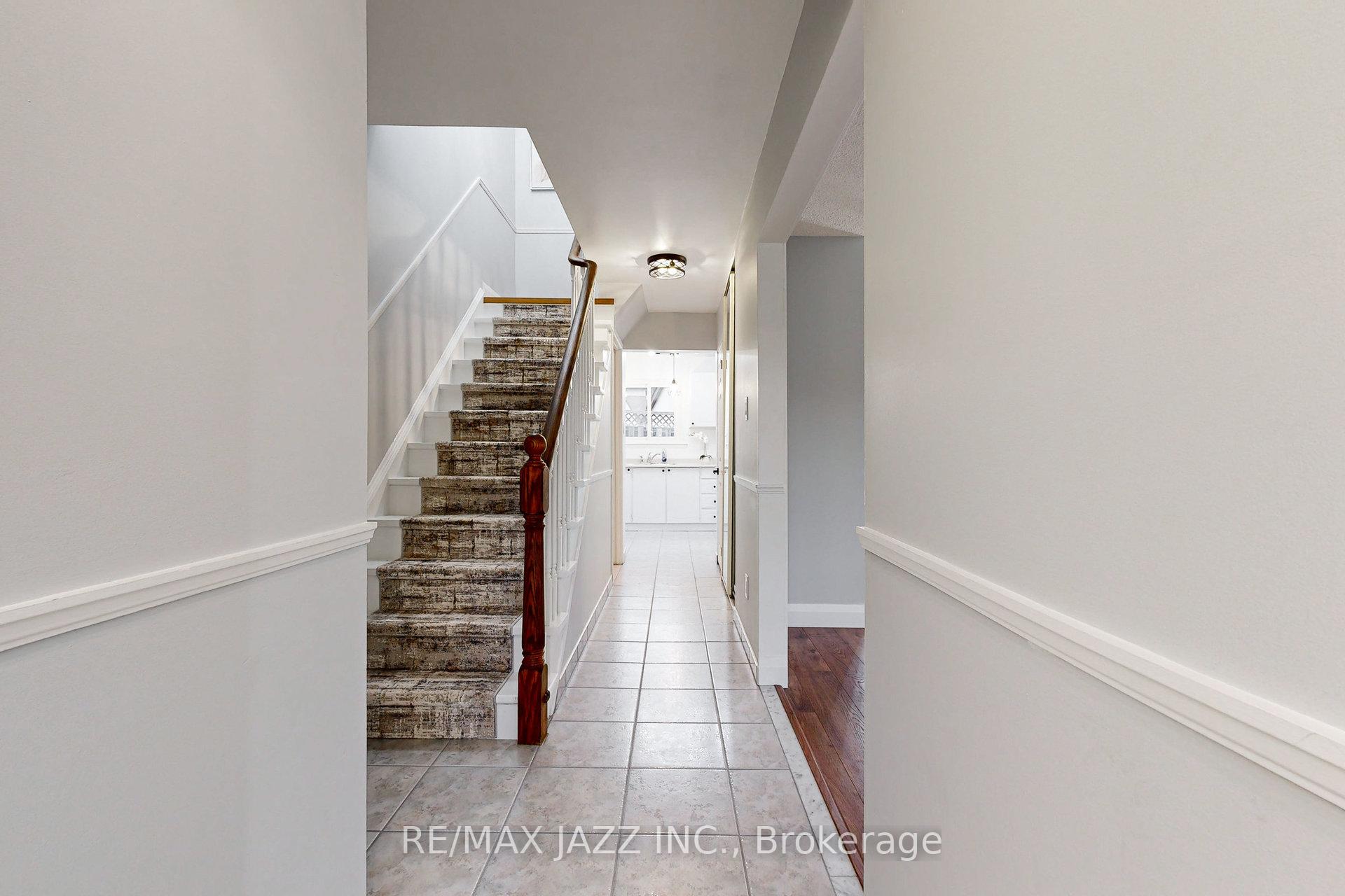 Photo 4 of 7 Groves Lane, Ajax, South East — HOMEH