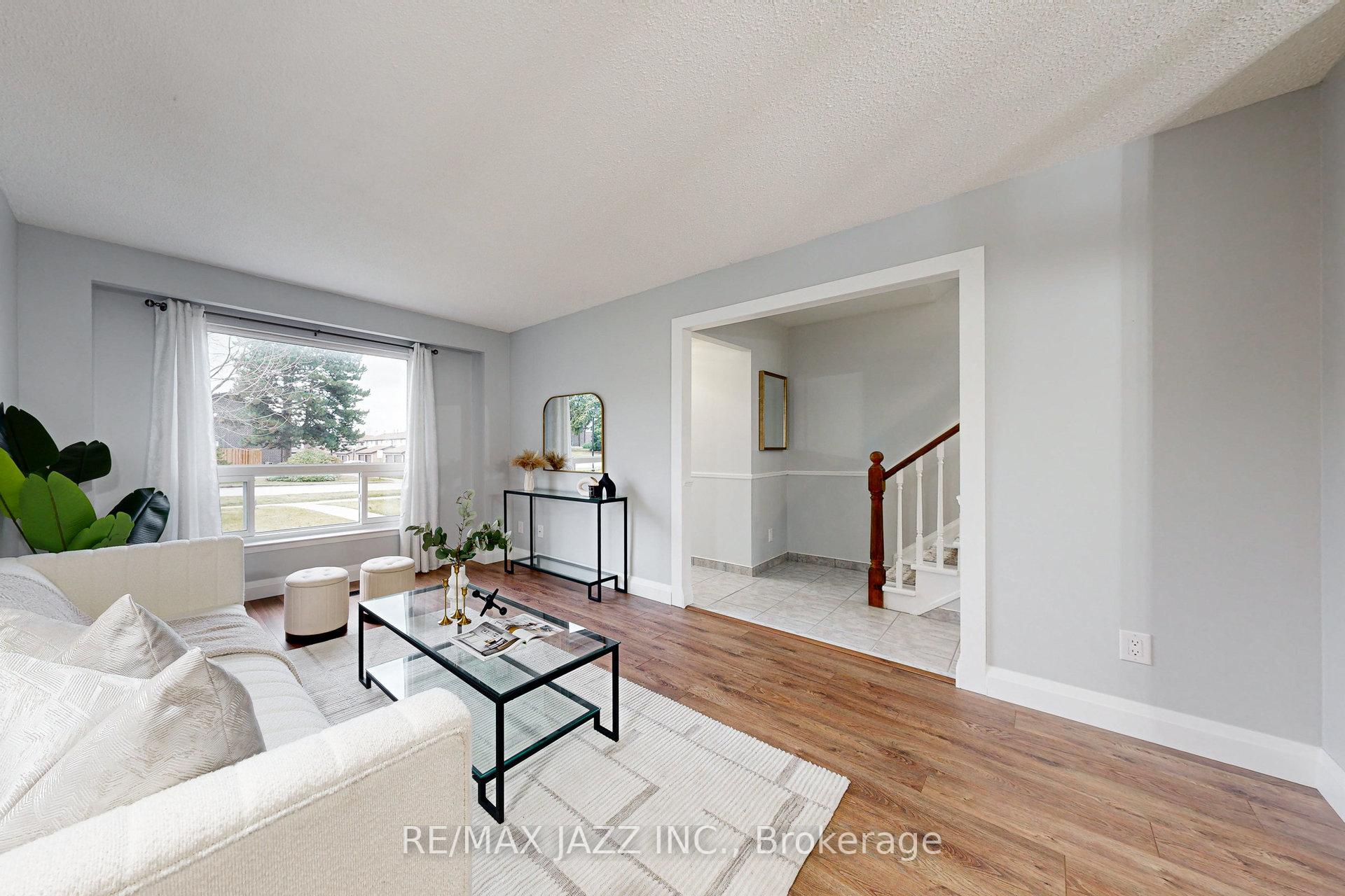 Photo 9 of 7 Groves Lane, Ajax, South East — HOMEH