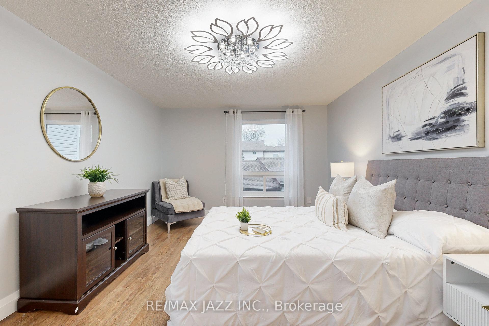 Photo 21 of 7 Groves Lane, Ajax, South East — HOMEH