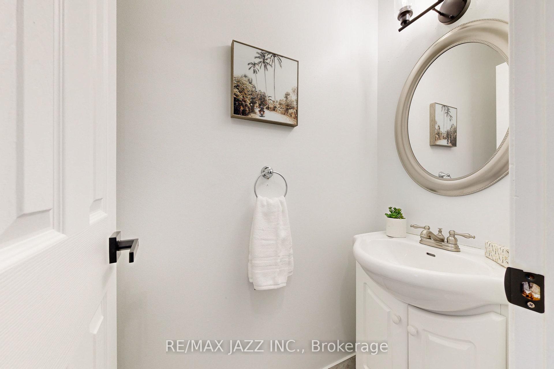 Photo 32 of 7 Groves Lane, Ajax, South East — HOMEH