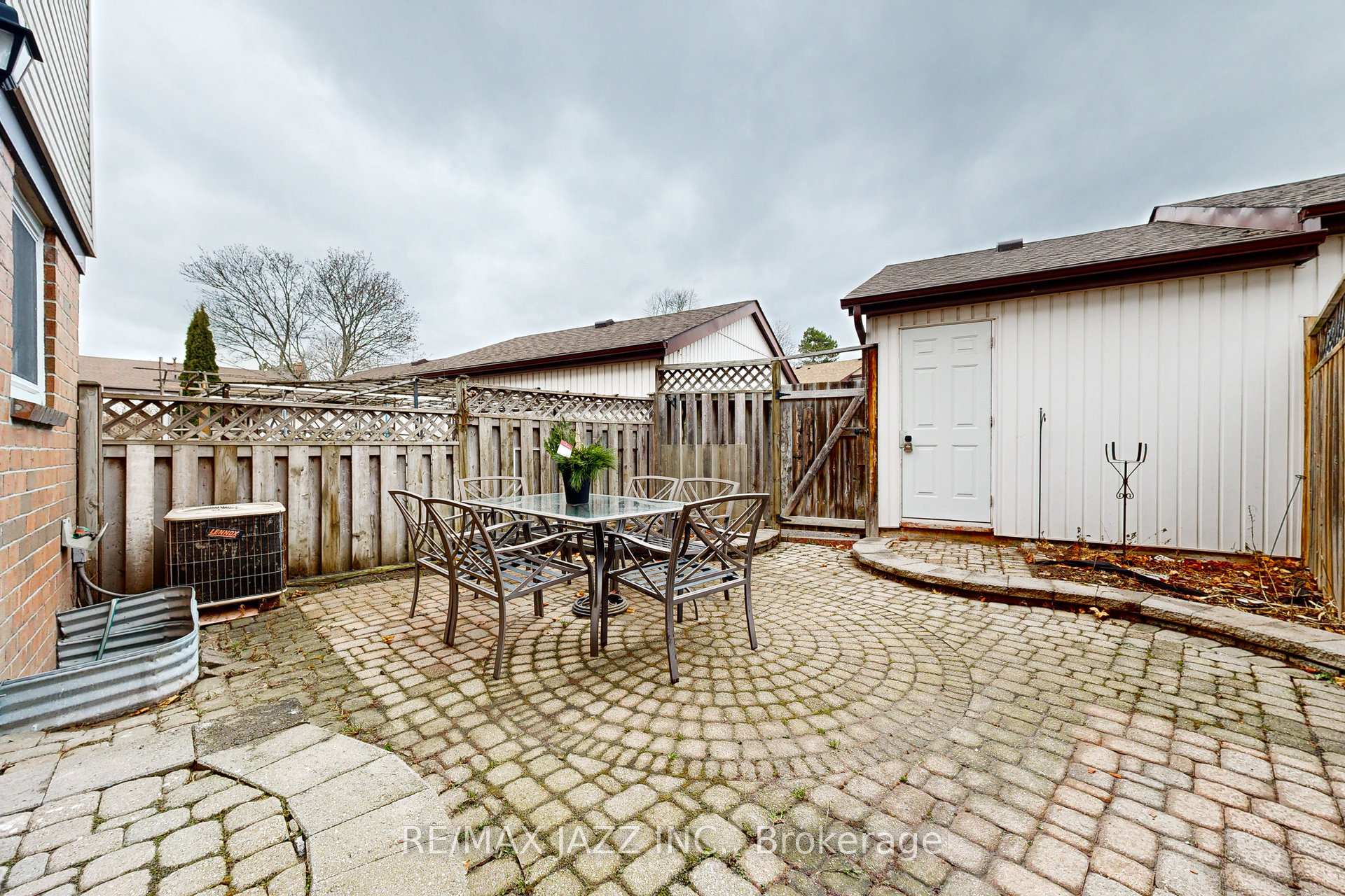 Photo 35 of 7 Groves Lane, Ajax, South East — HOMEH