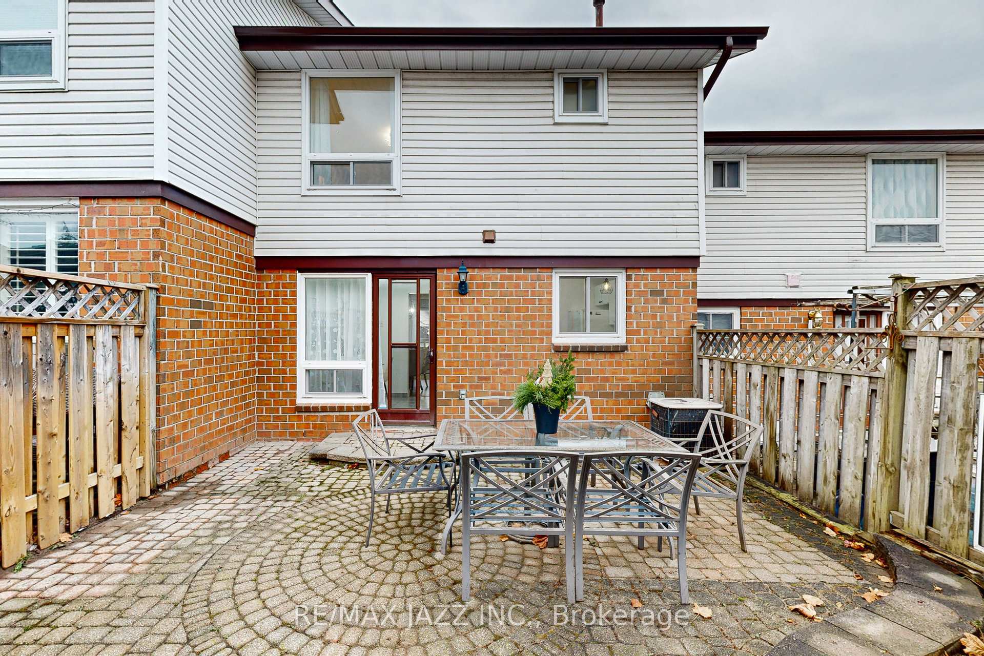 Photo 37 of 7 Groves Lane, Ajax, South East — HOMEH